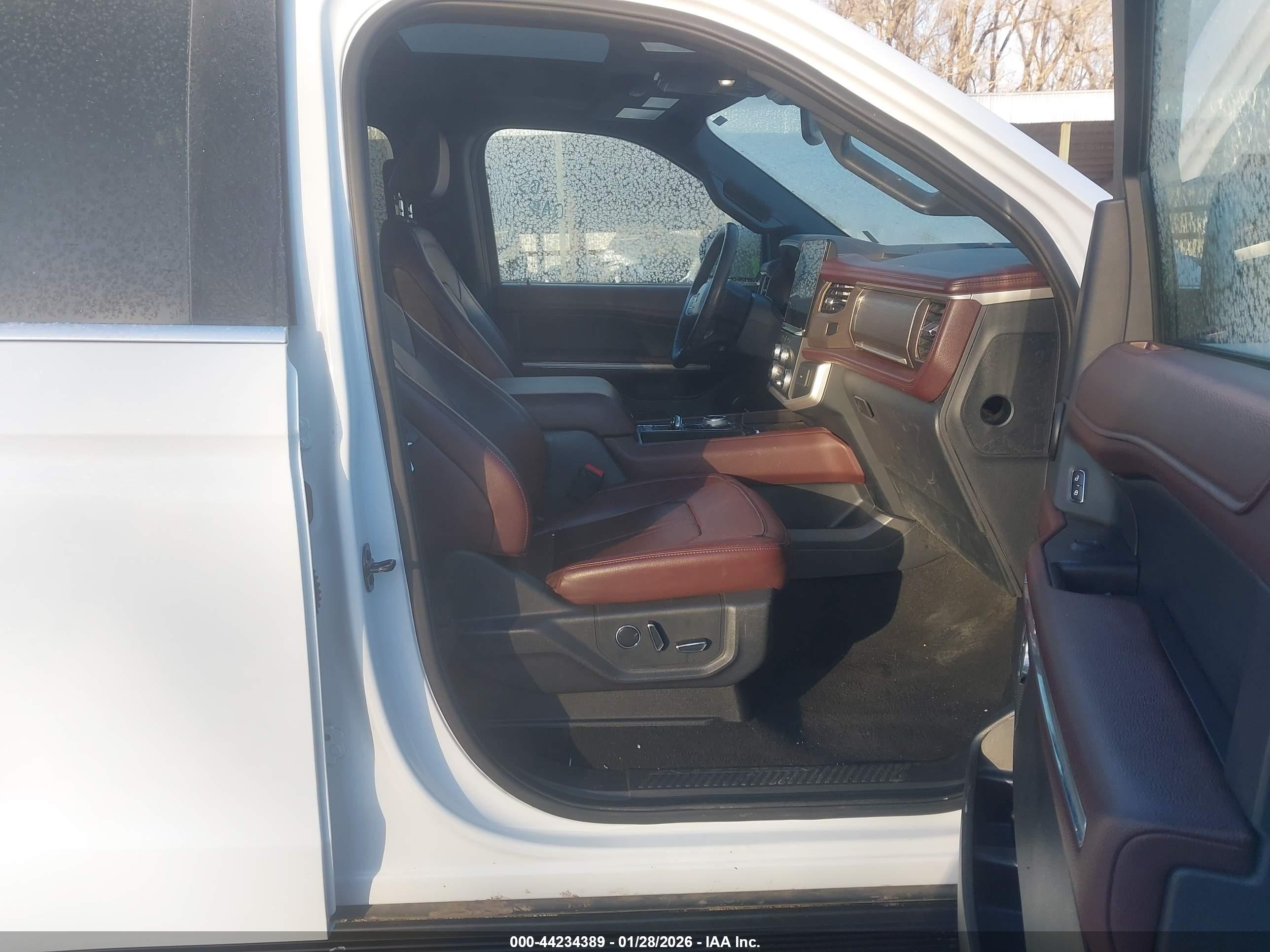 FORD EXPEDITION image 5