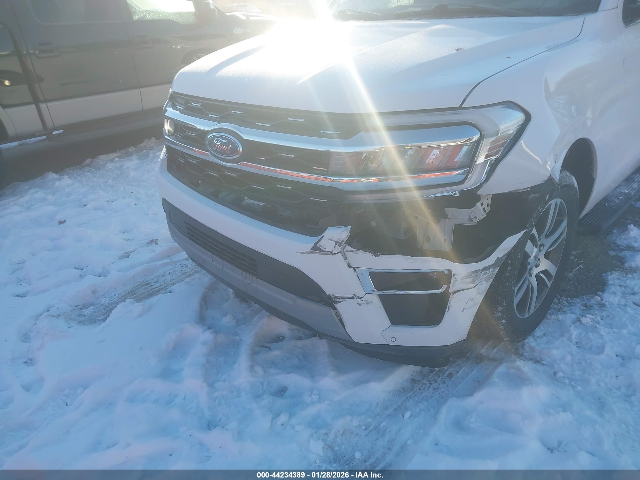 FORD EXPEDITION image 6