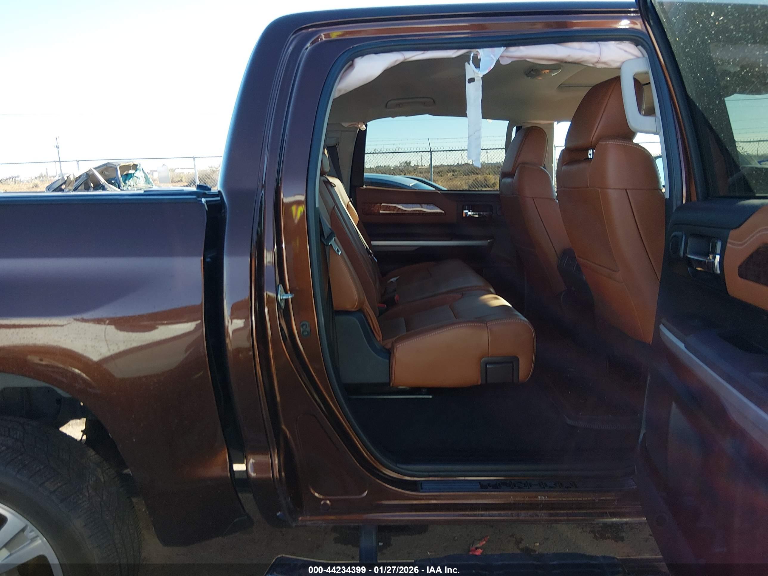 TOYOTA TUNDRA image 8