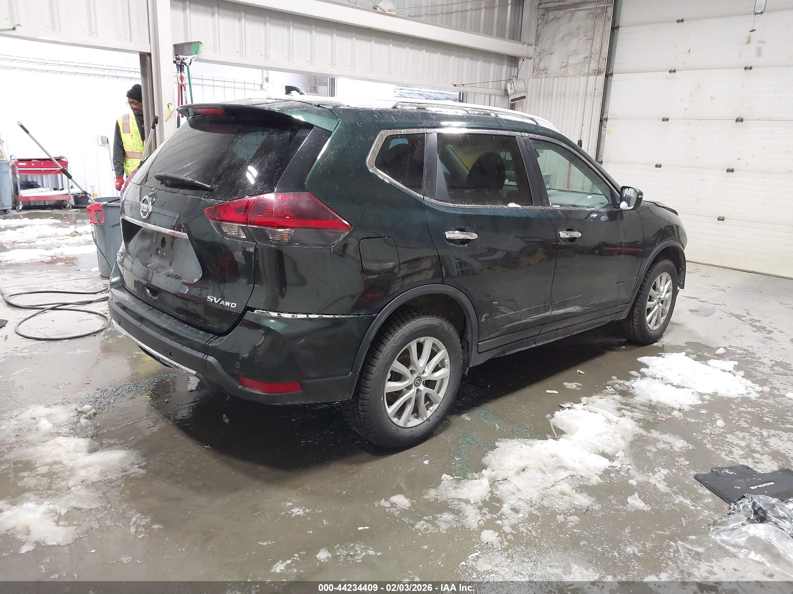 NISSAN ROGUE image 4
