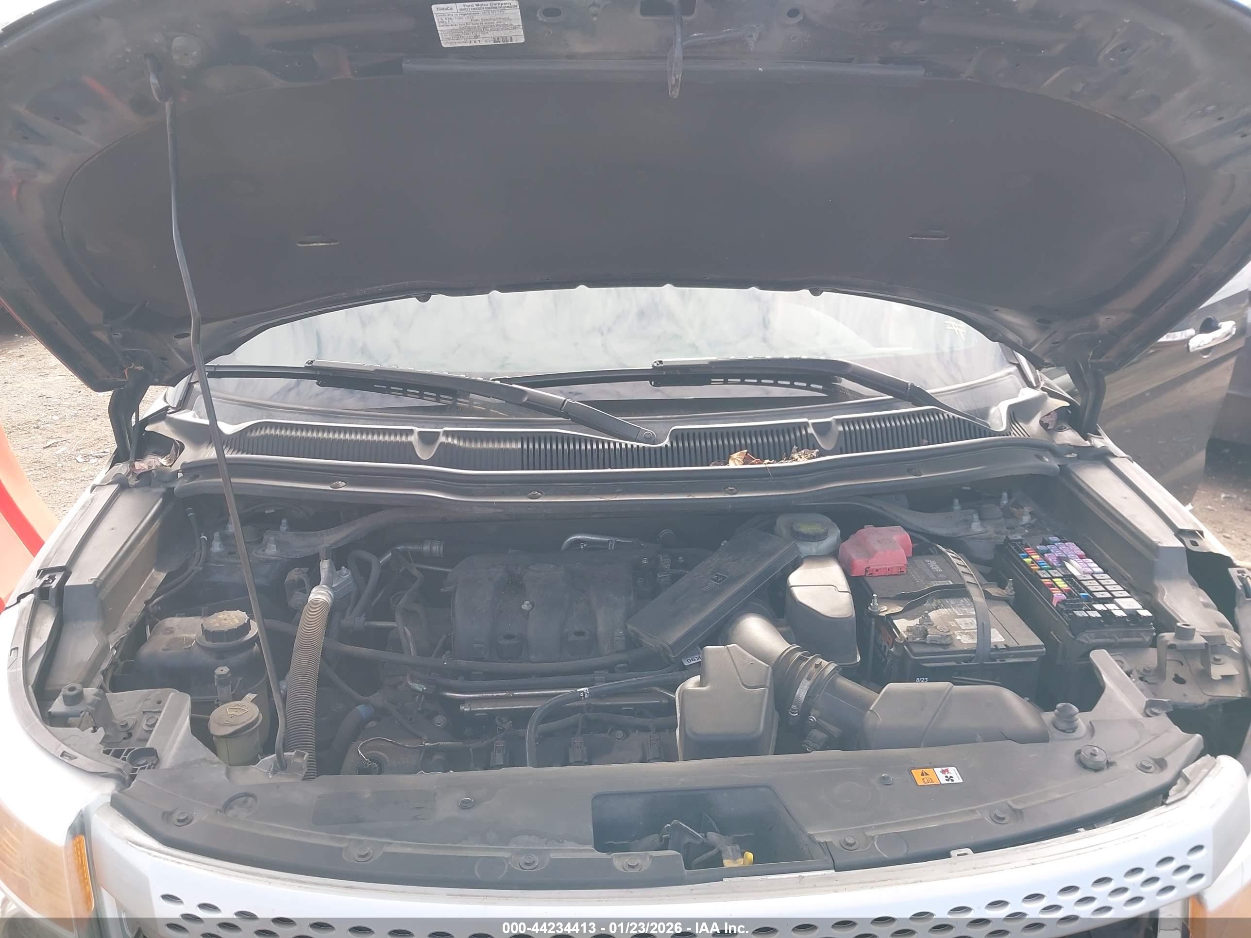 FORD EXPLORER image 10