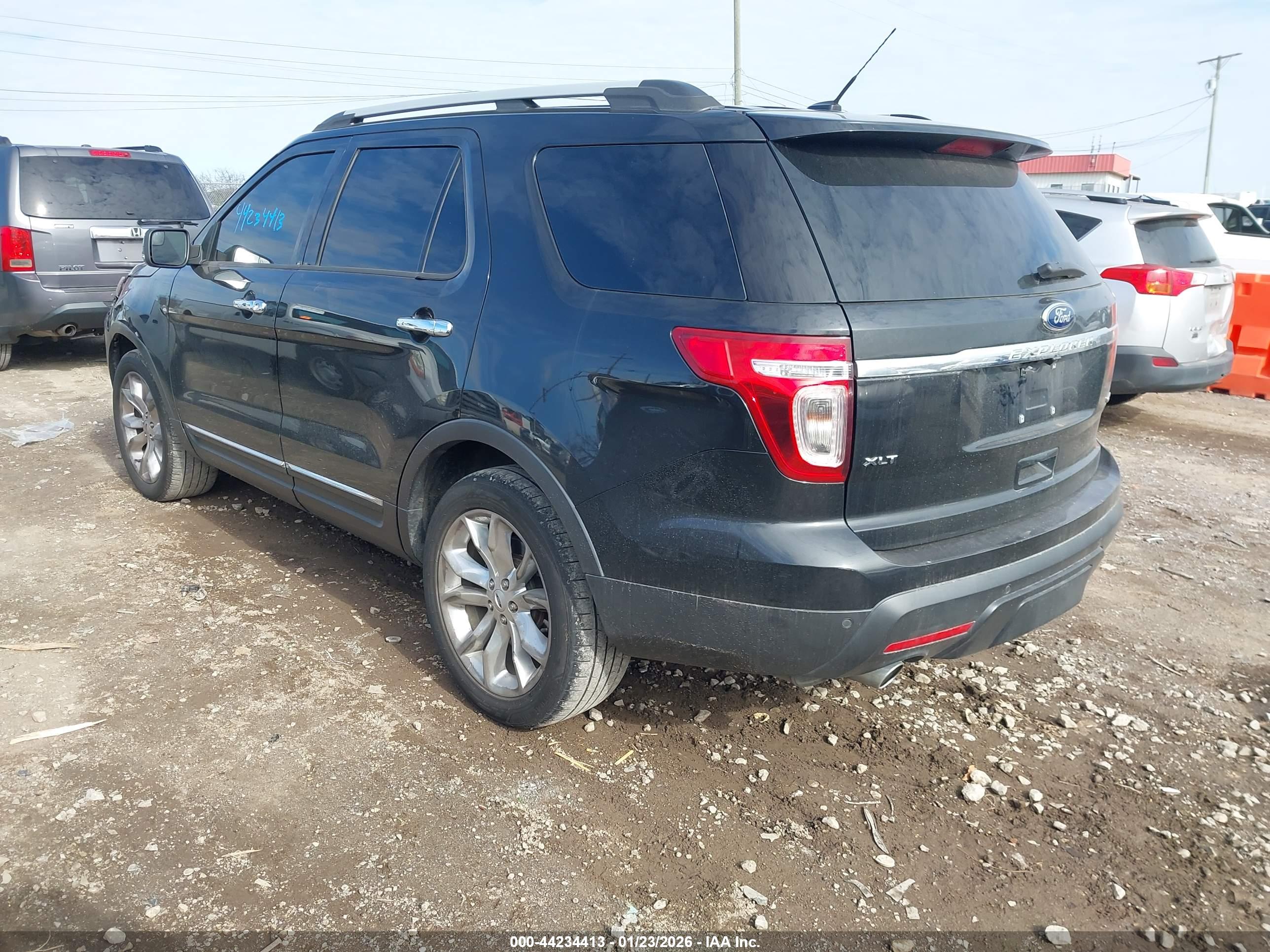 FORD EXPLORER image 3