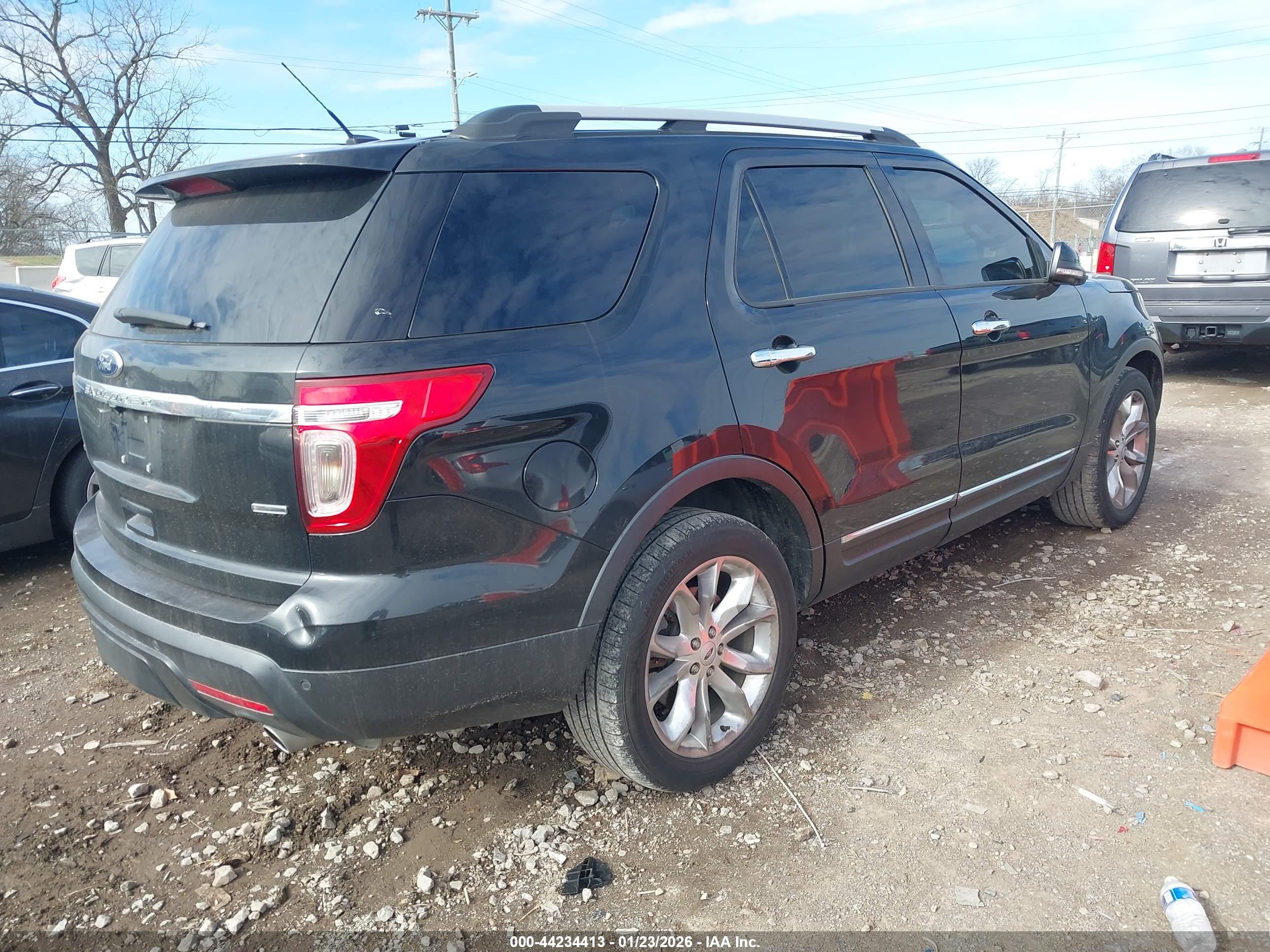 FORD EXPLORER image 4