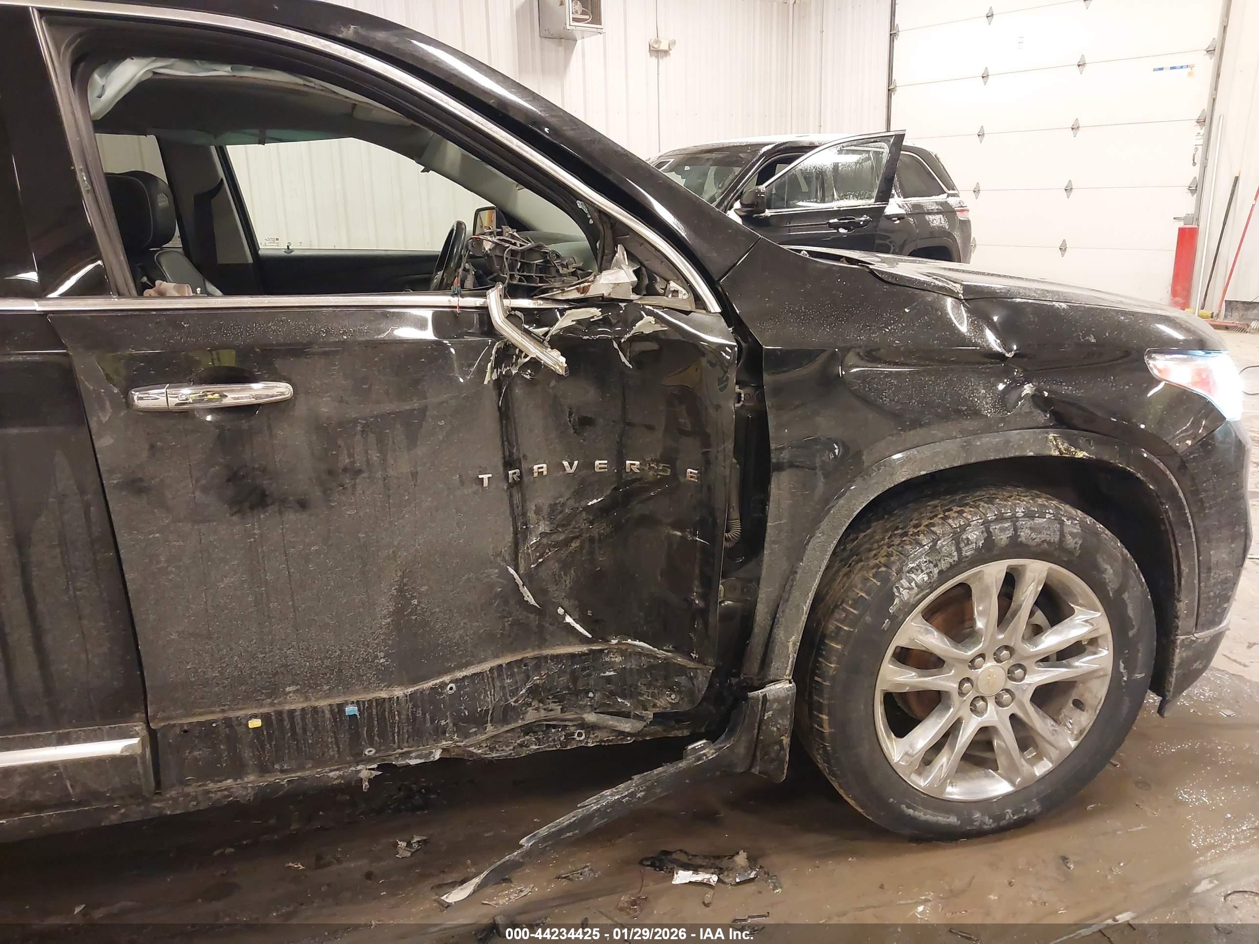 CHEVROLET TRAVERSE image 6