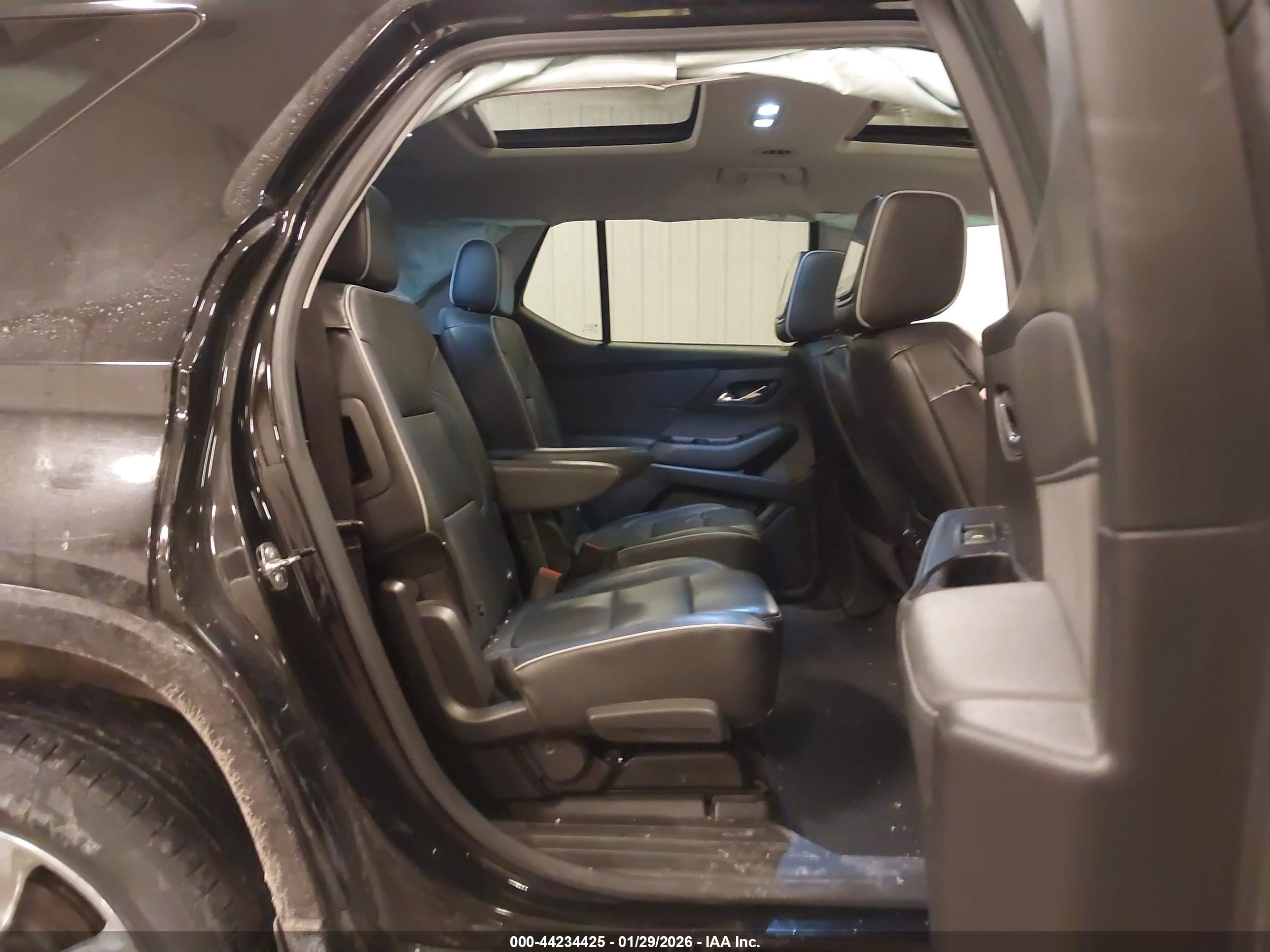 CHEVROLET TRAVERSE image 8