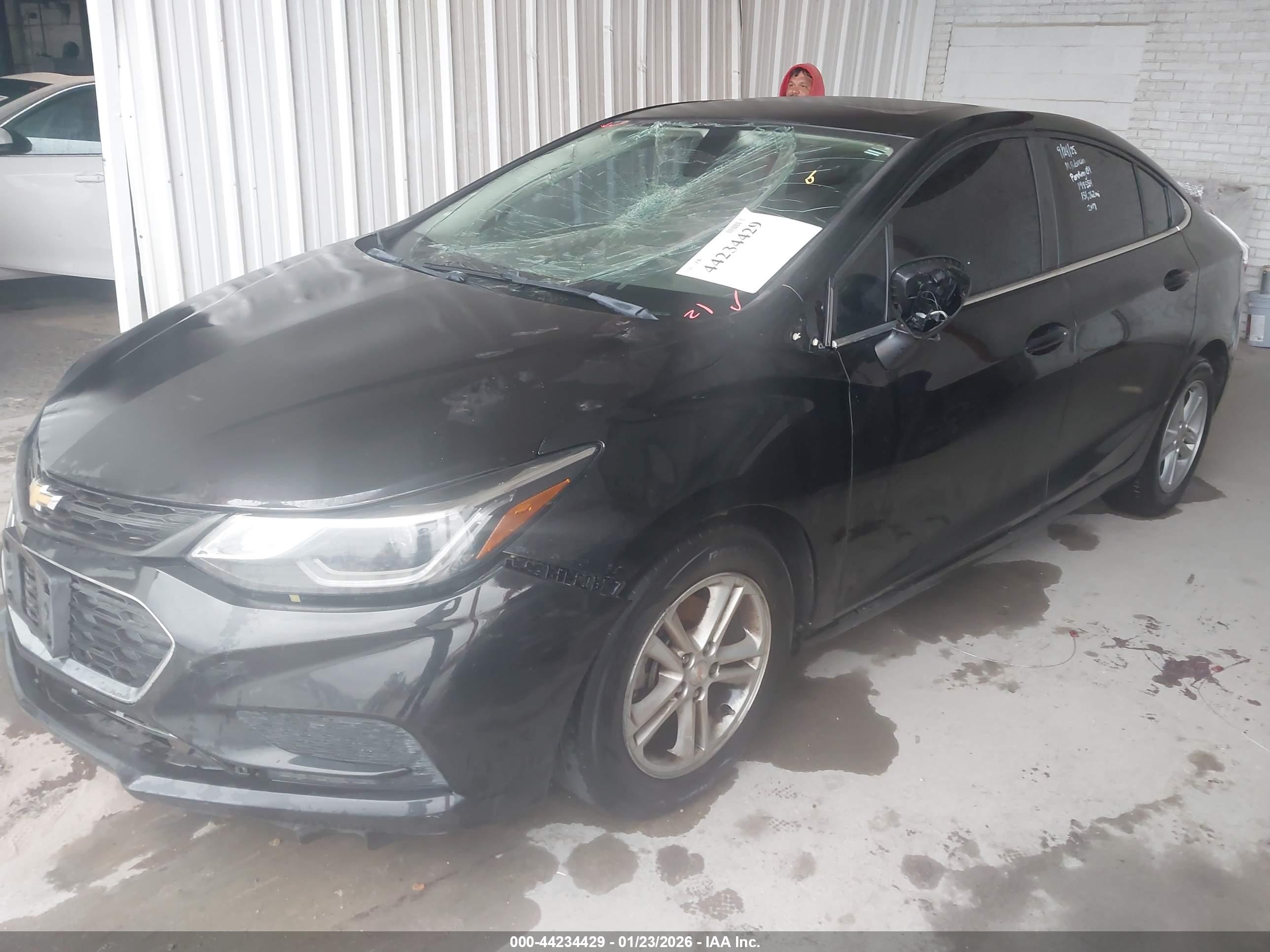 CHEVROLET CRUZE image 2