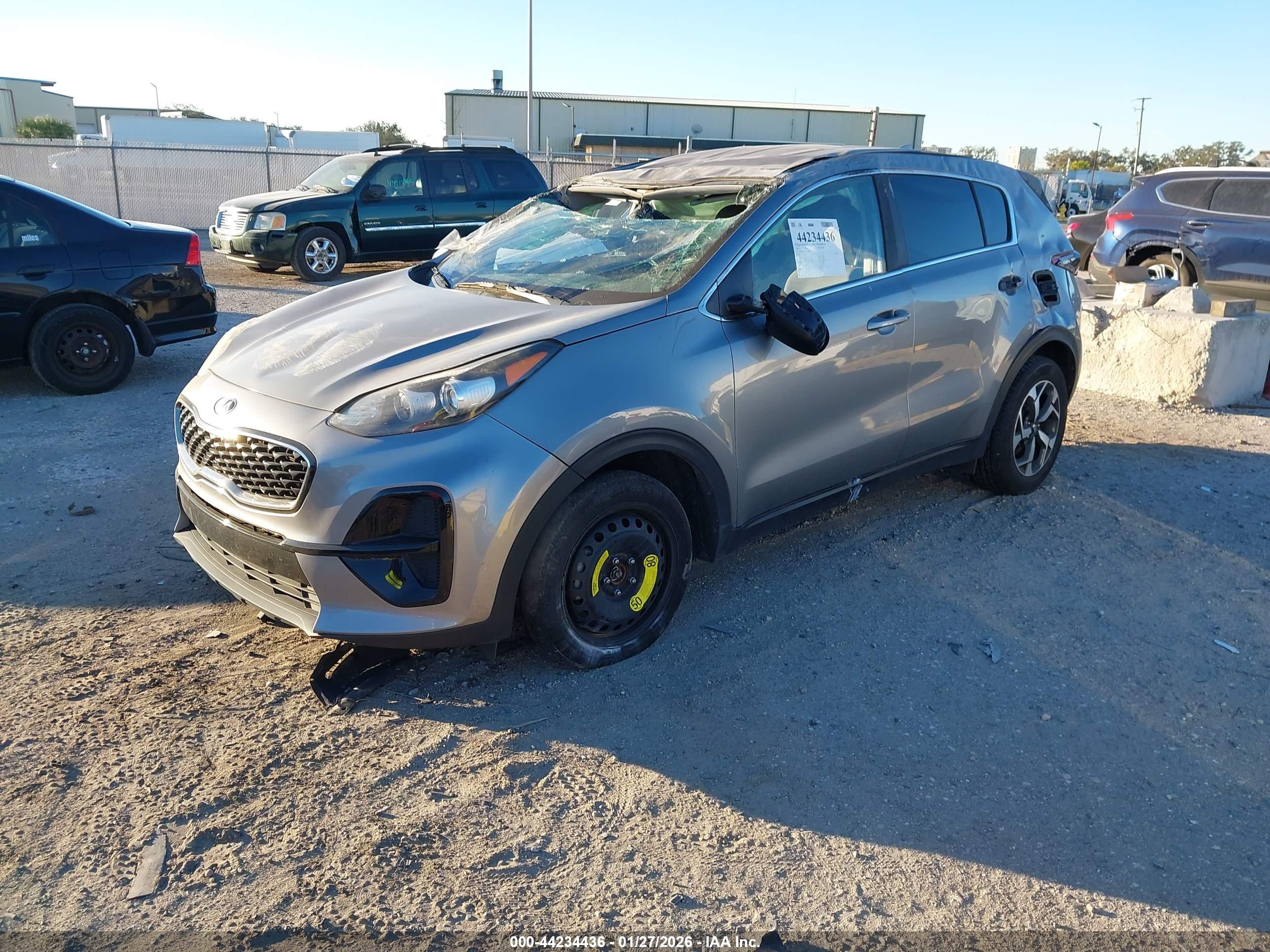 KIA SPORTAGE image 2