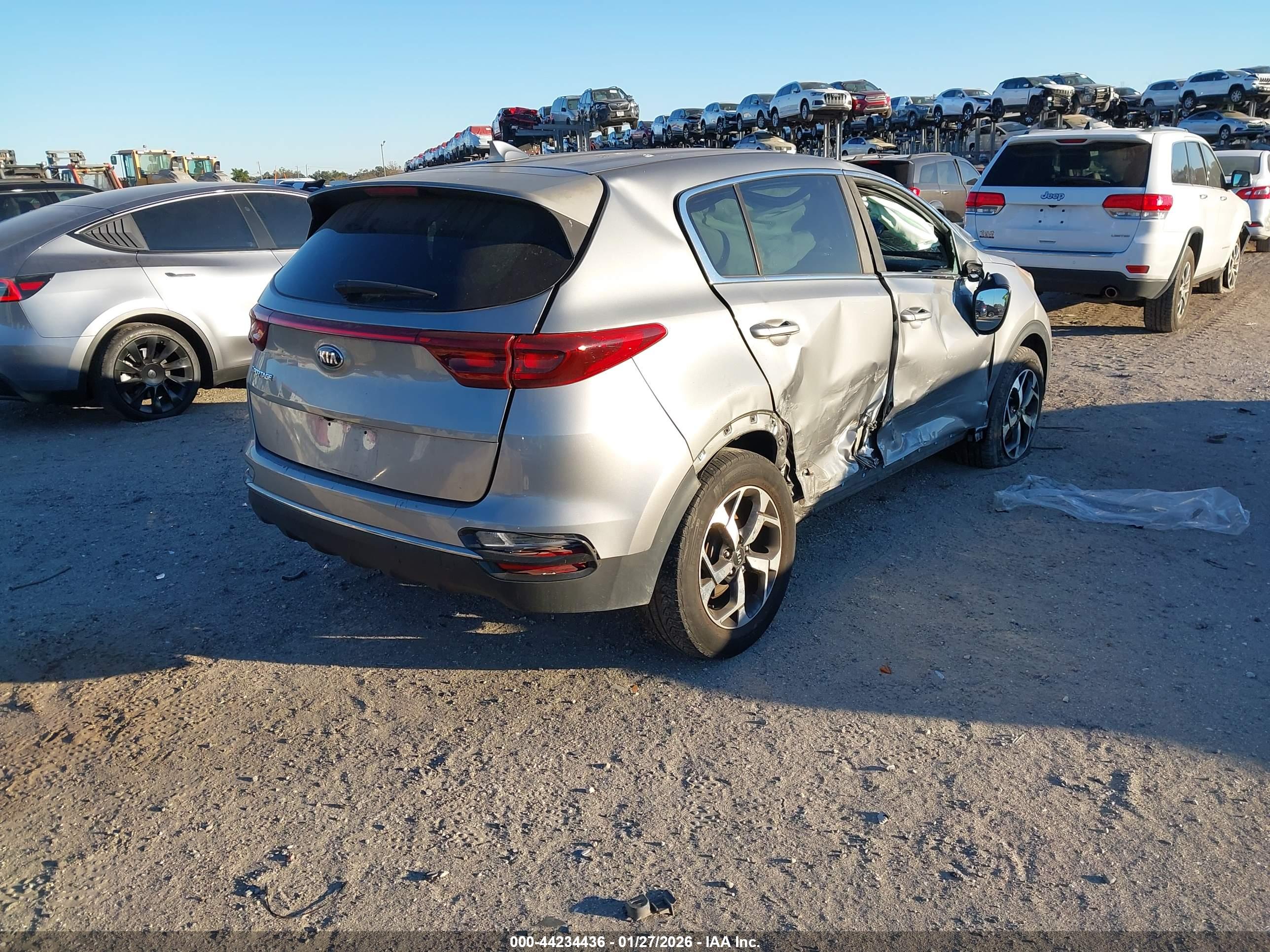 KIA SPORTAGE image 4
