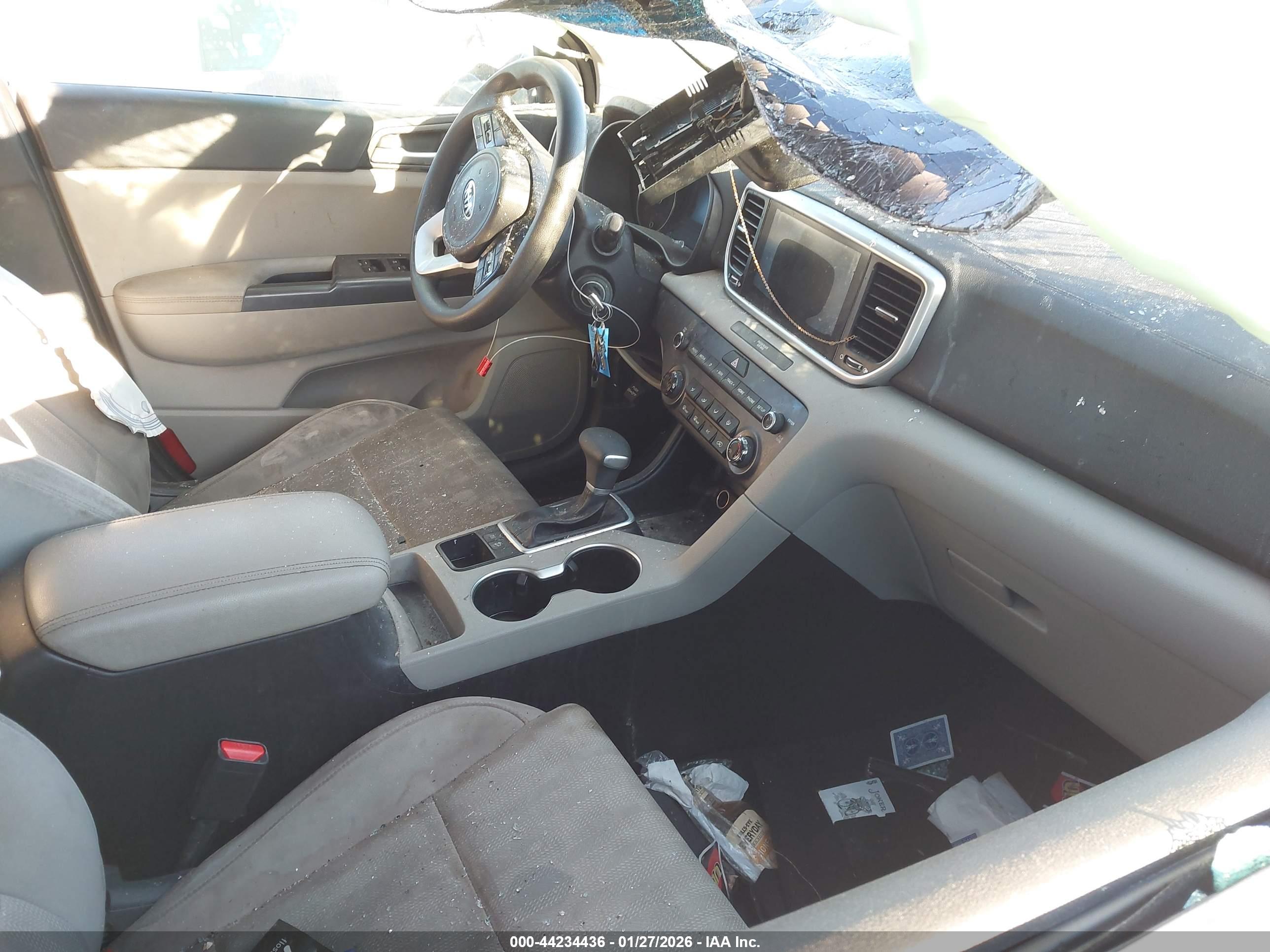 KIA SPORTAGE image 5