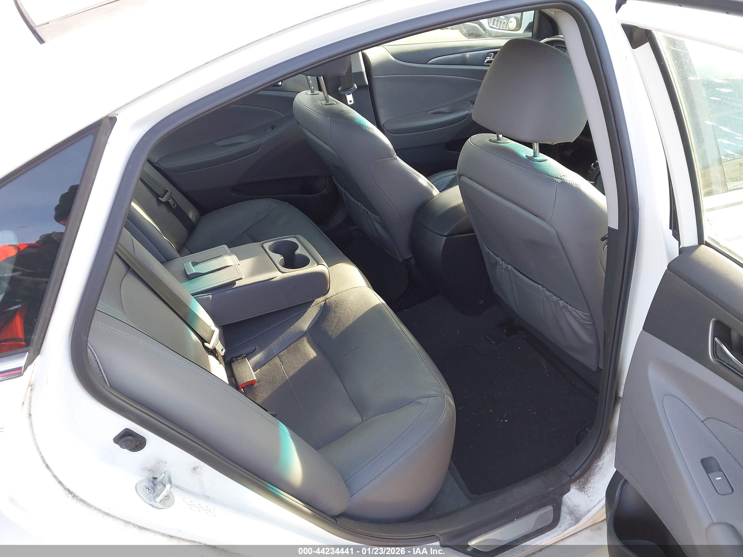 HYUNDAI SONATA image 8