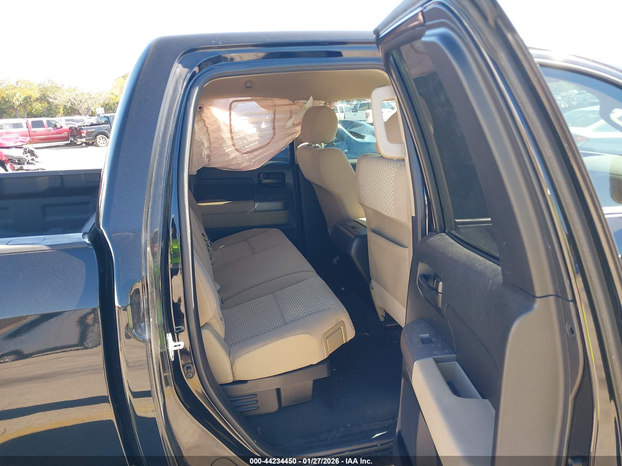 TOYOTA TUNDRA image 8