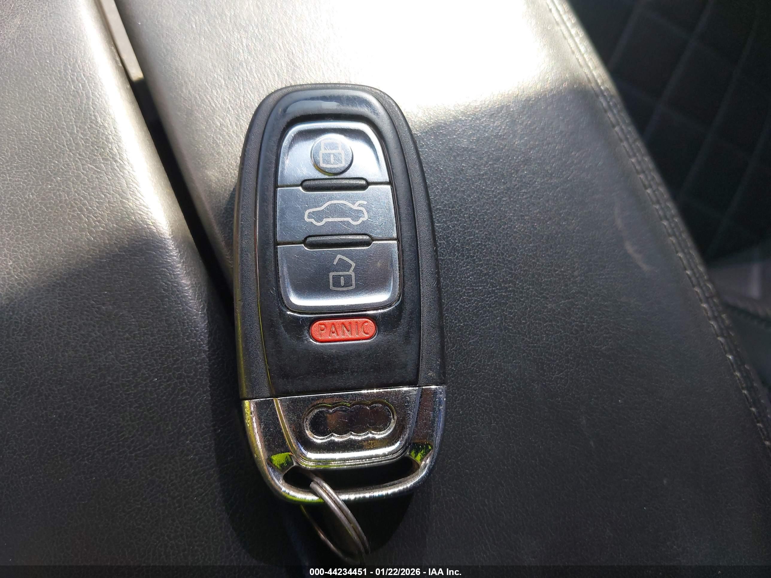 AUDI S8 image 11