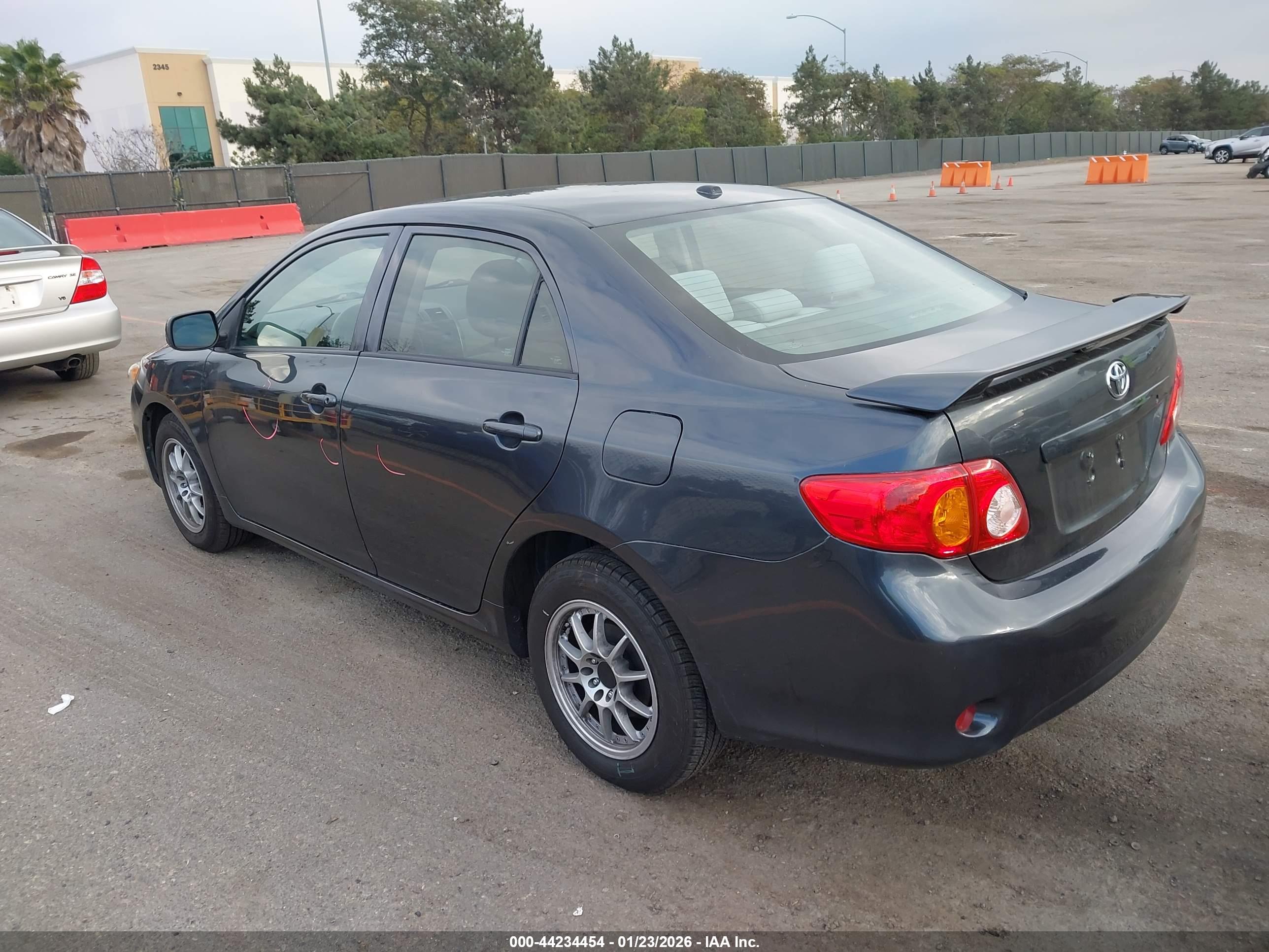 TOYOTA COROLLA image 3
