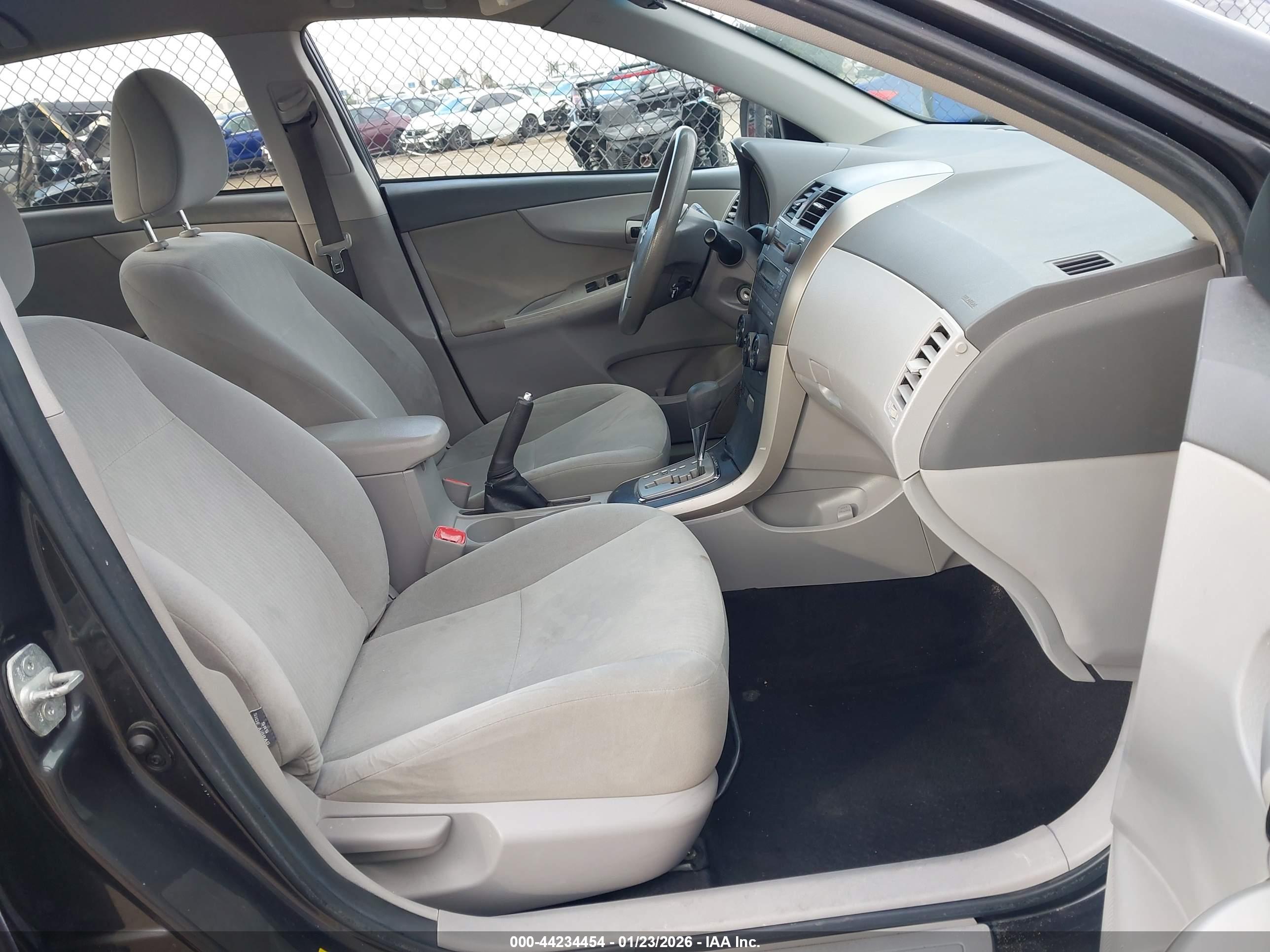 TOYOTA COROLLA image 5