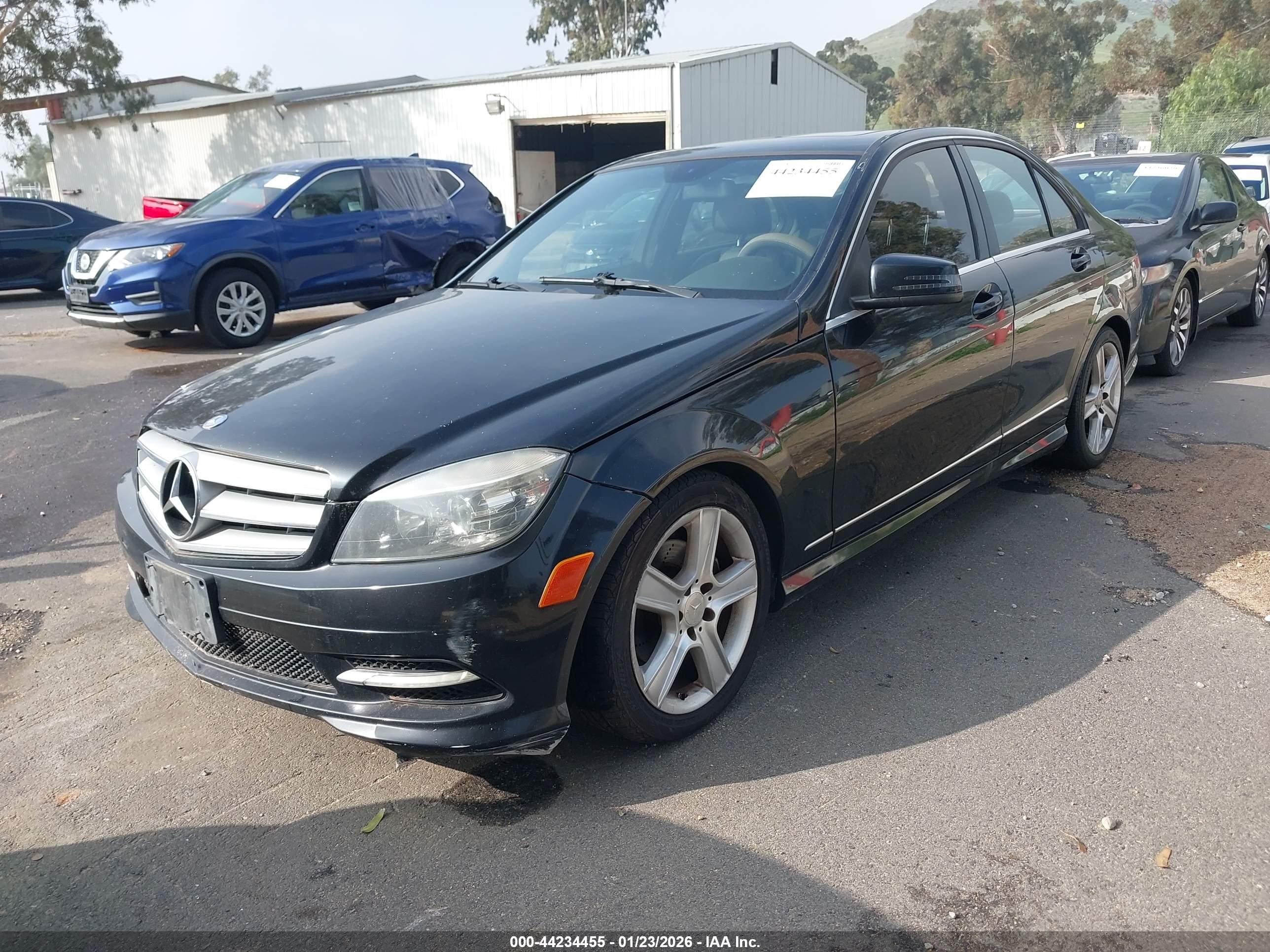 MERCEDES-BENZ C image 2