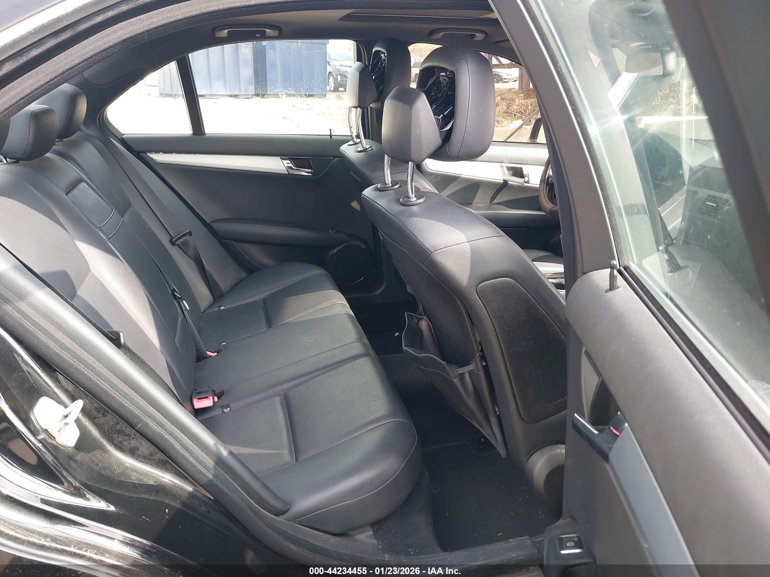 MERCEDES-BENZ C image 8