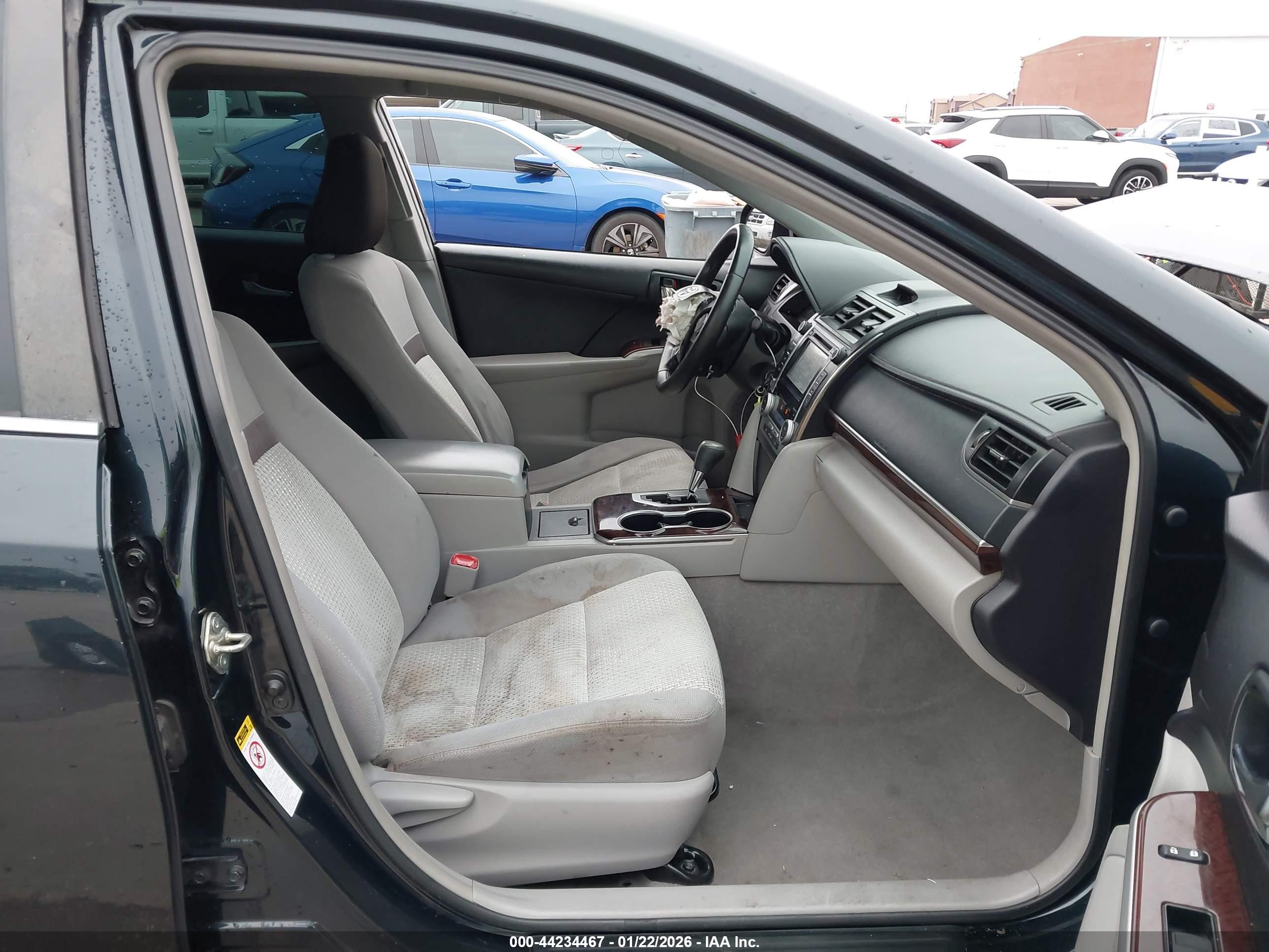 TOYOTA CAMRY image 5