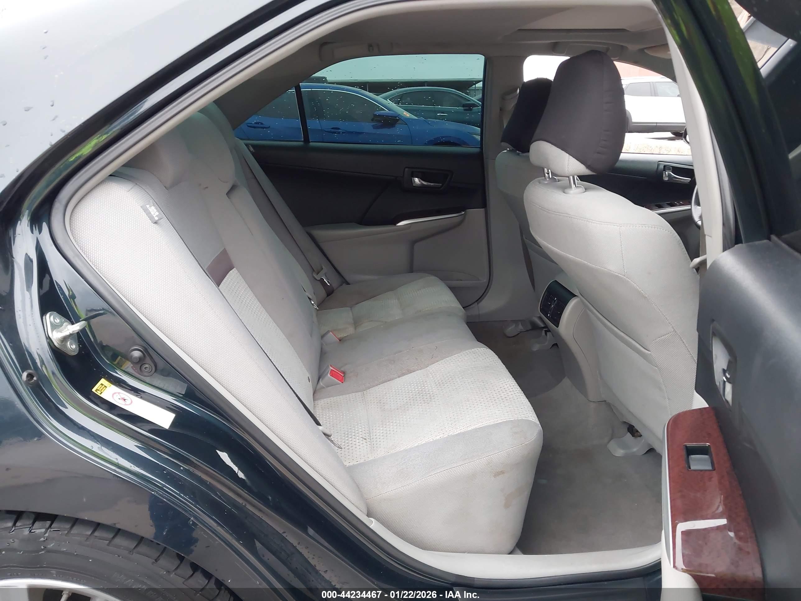 TOYOTA CAMRY image 8
