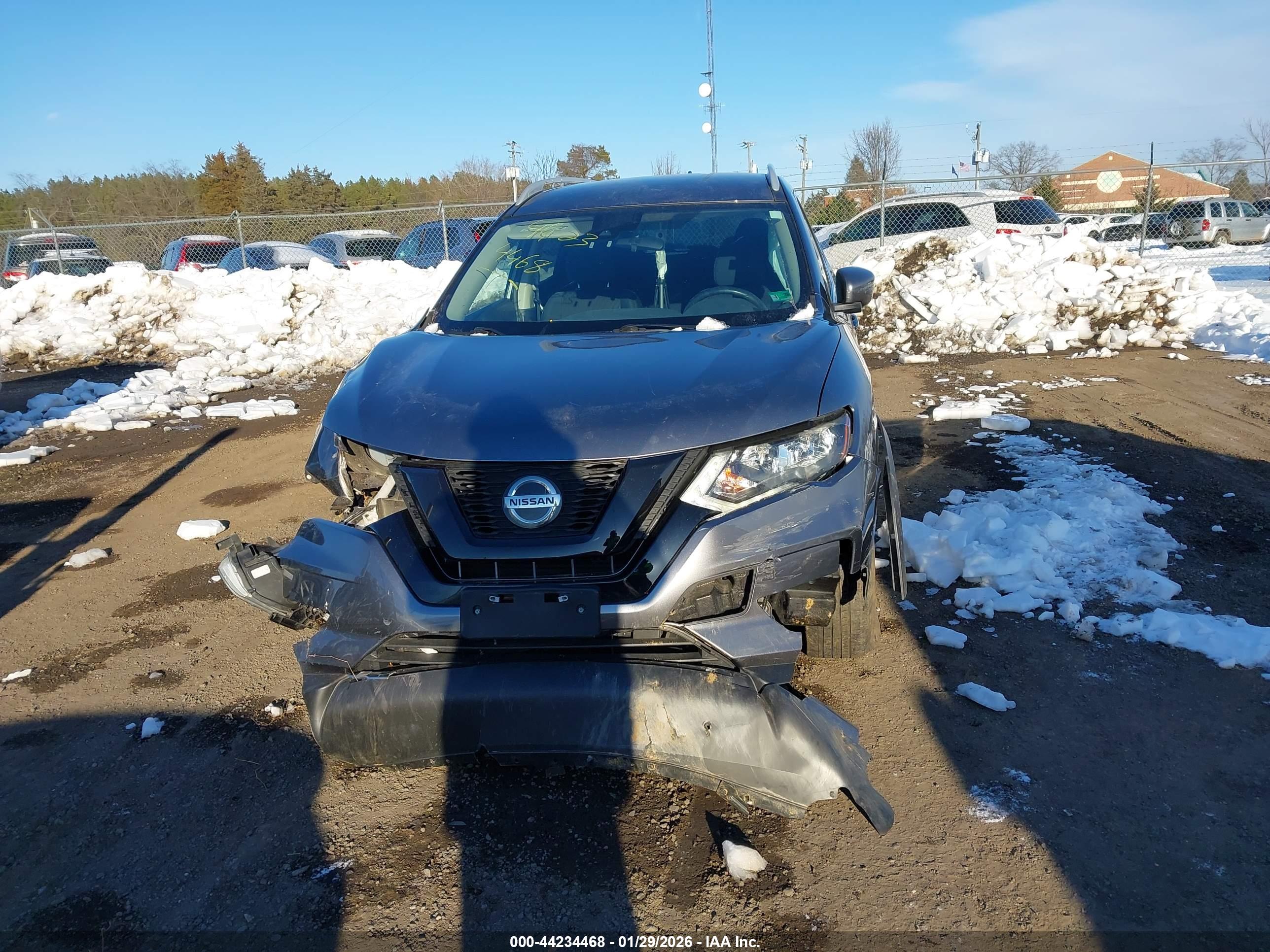 NISSAN ROGUE image 6