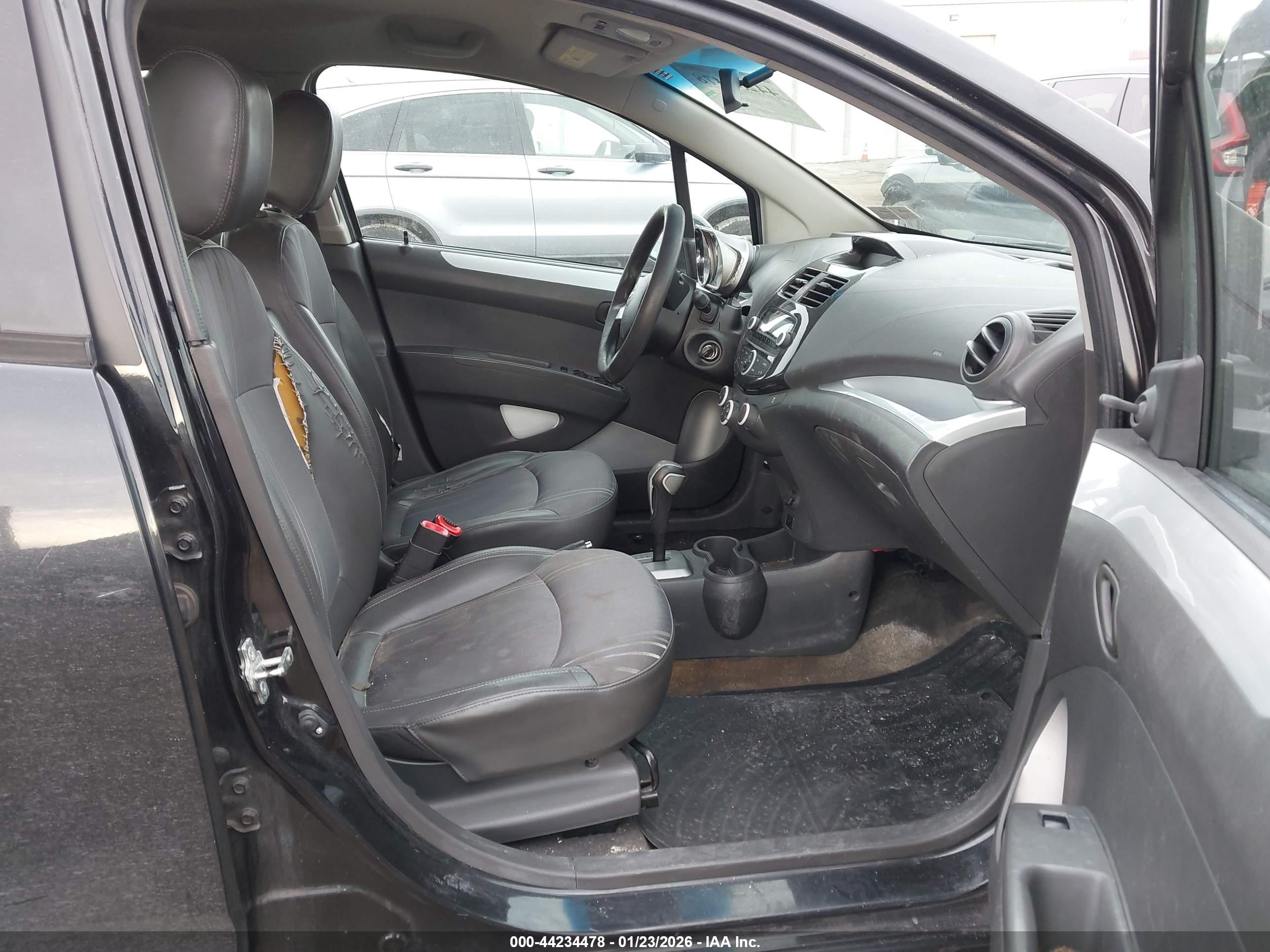 CHEVROLET SPARK image 5