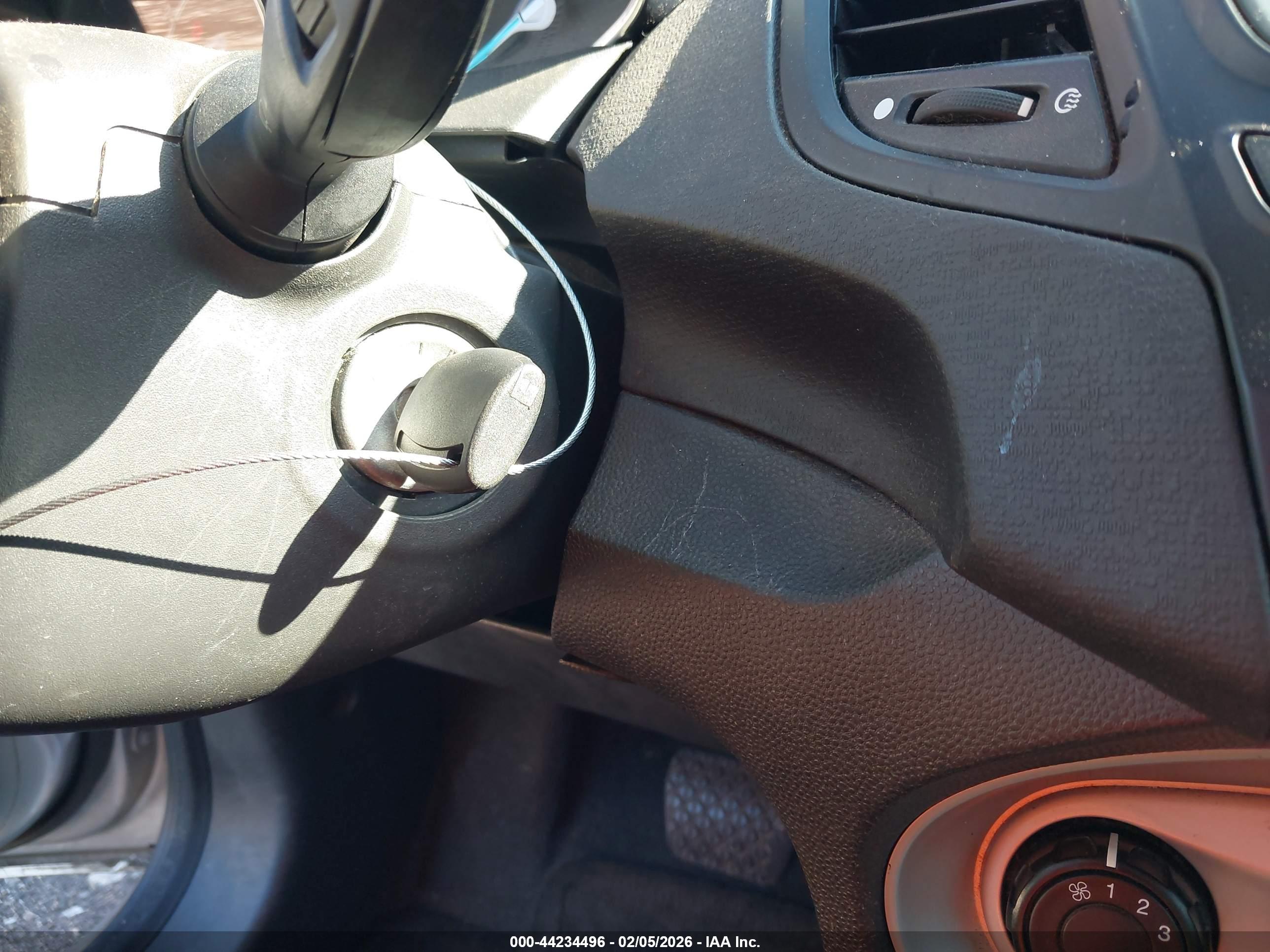 FORD FIESTA image 11