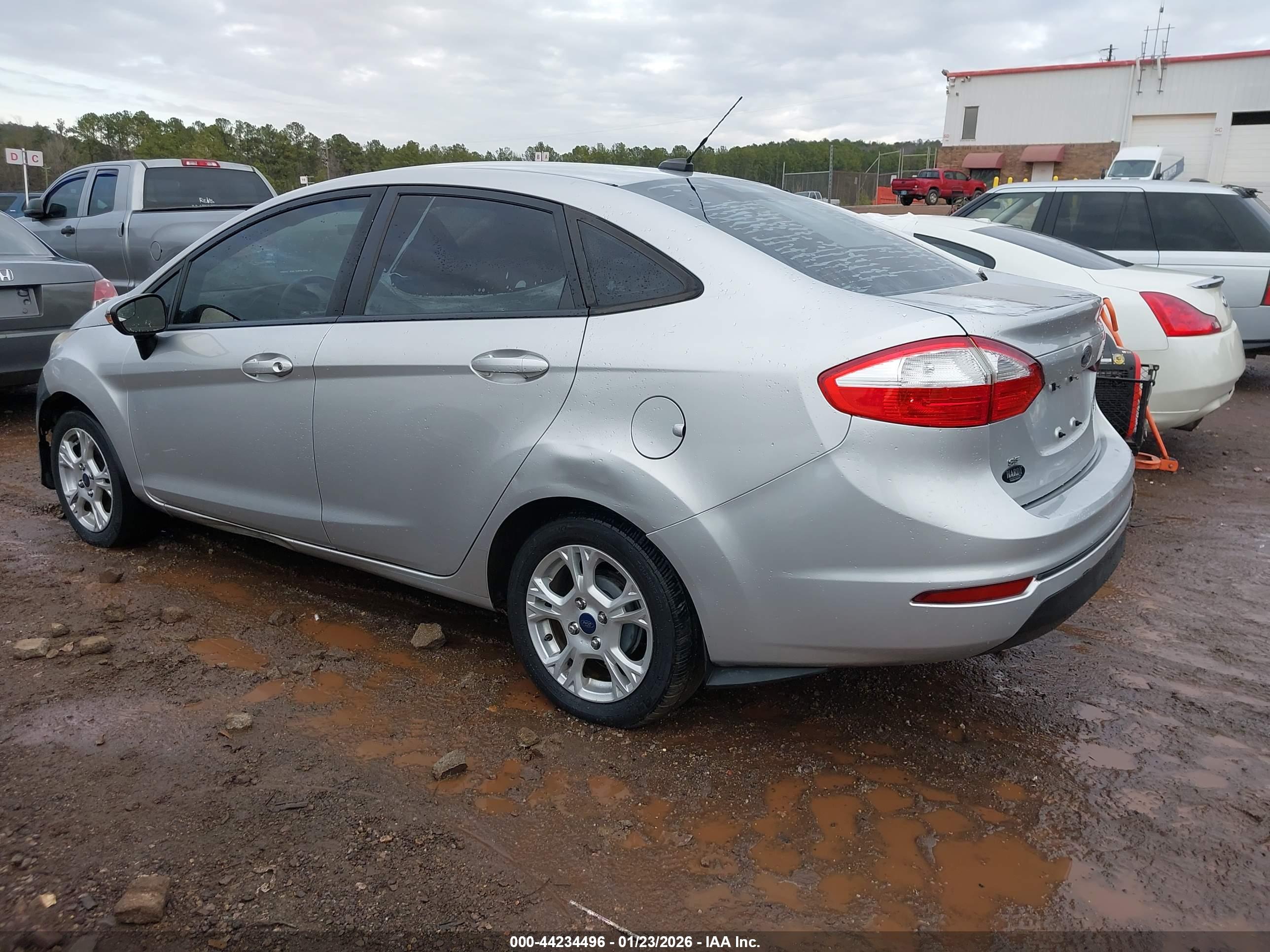 FORD FIESTA image 3