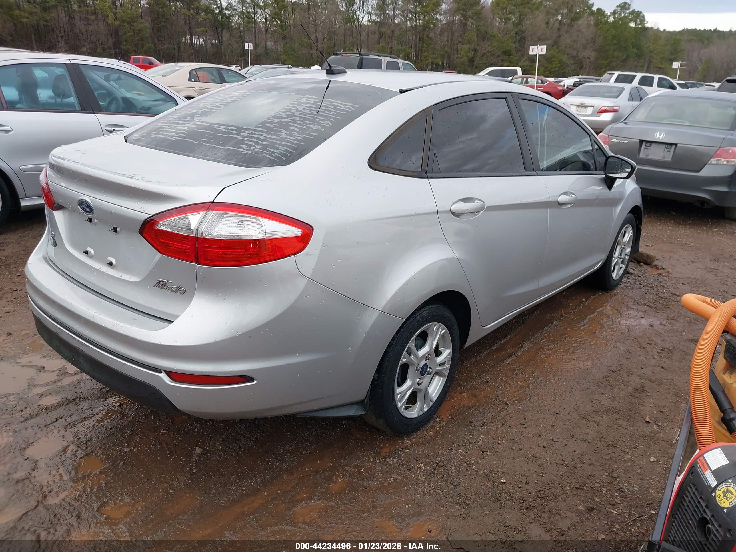 FORD FIESTA image 4