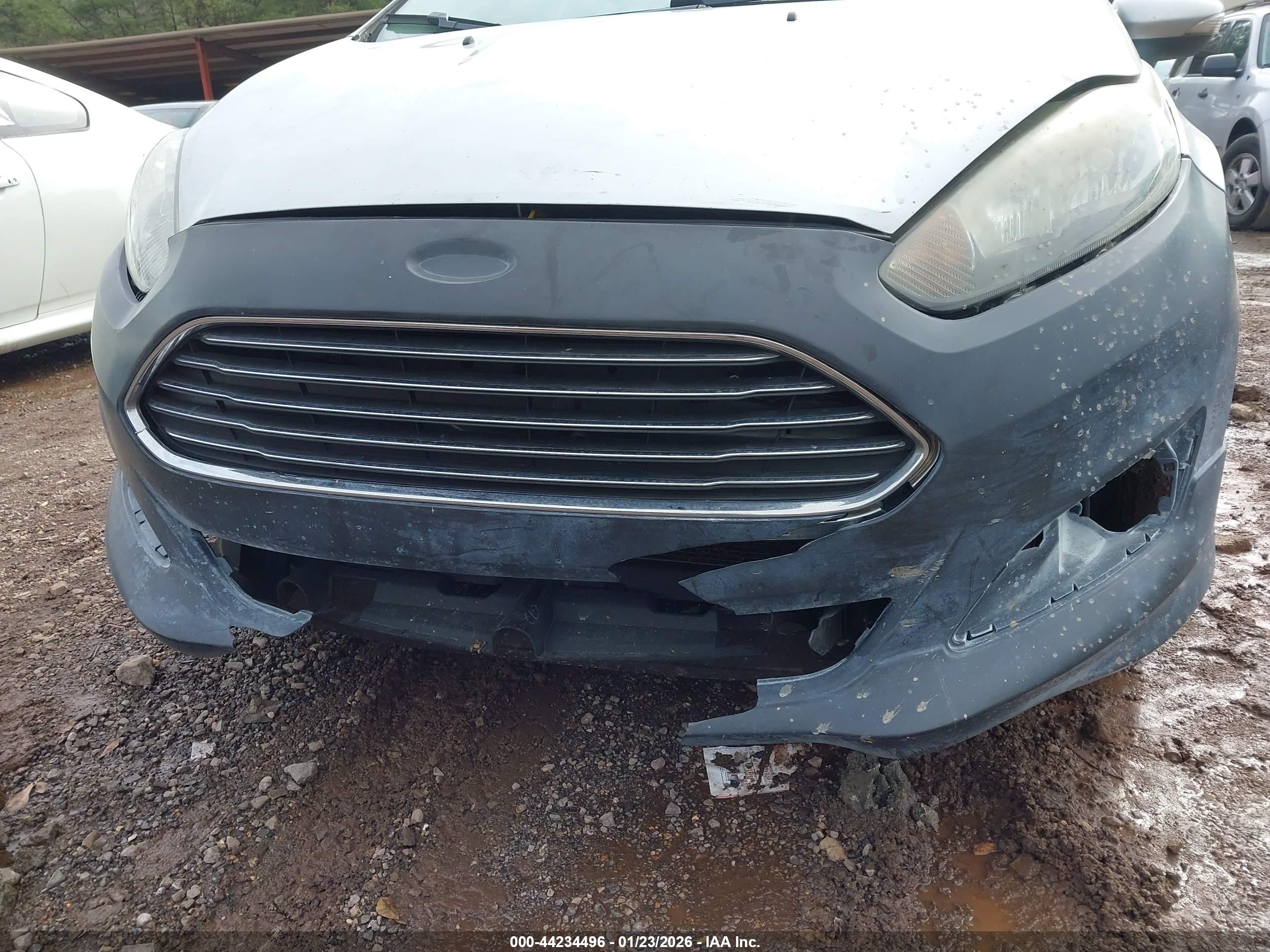 FORD FIESTA image 6