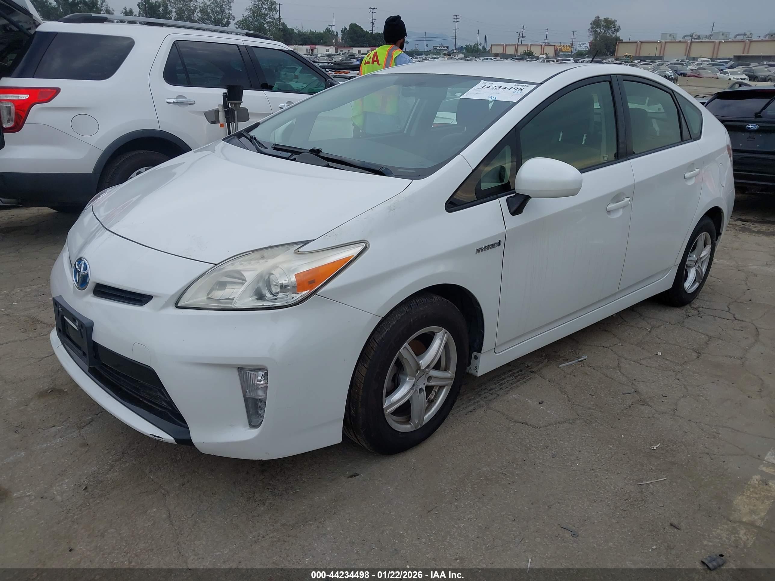 TOYOTA PRIUS image 2
