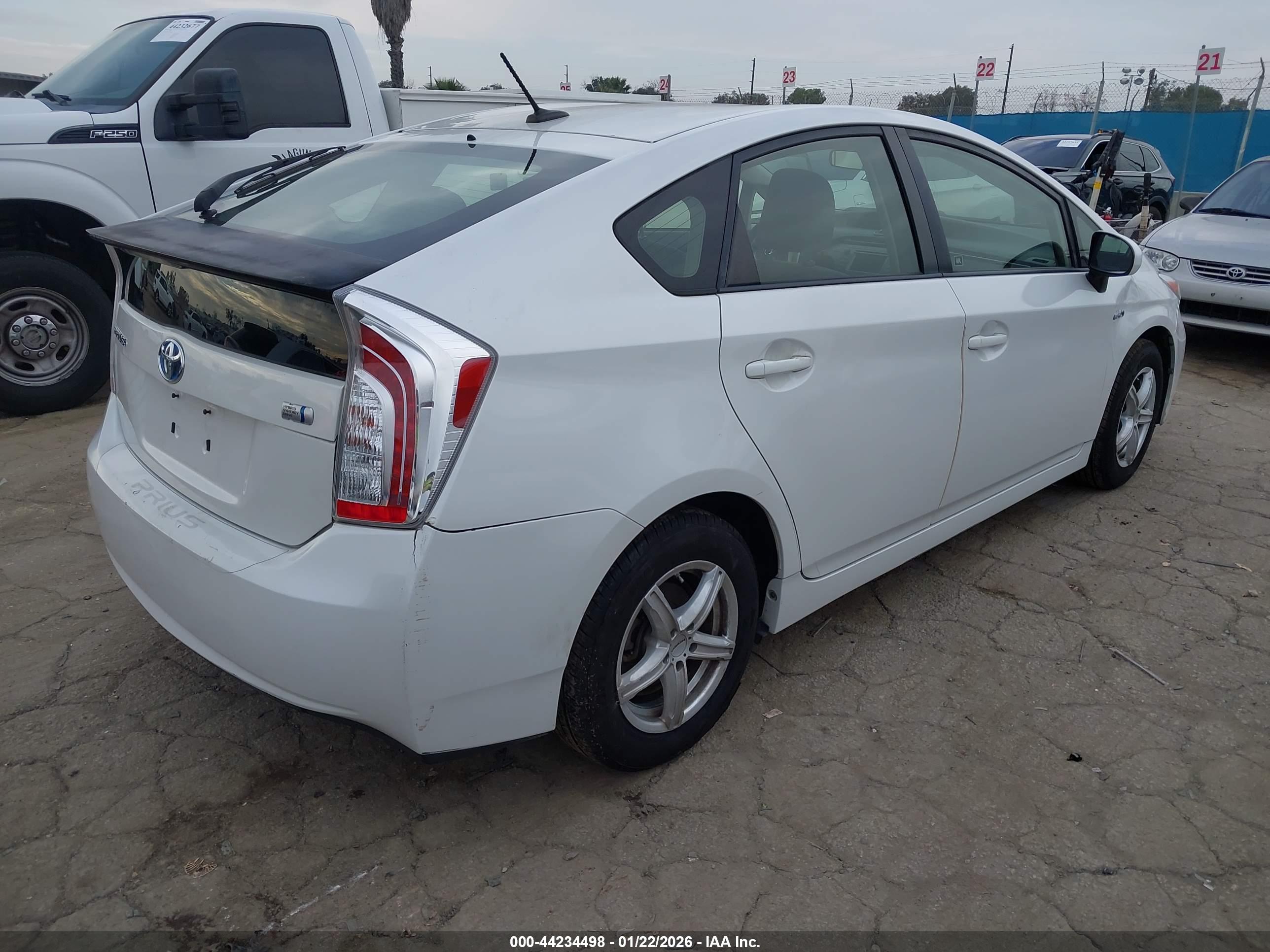 TOYOTA PRIUS image 4