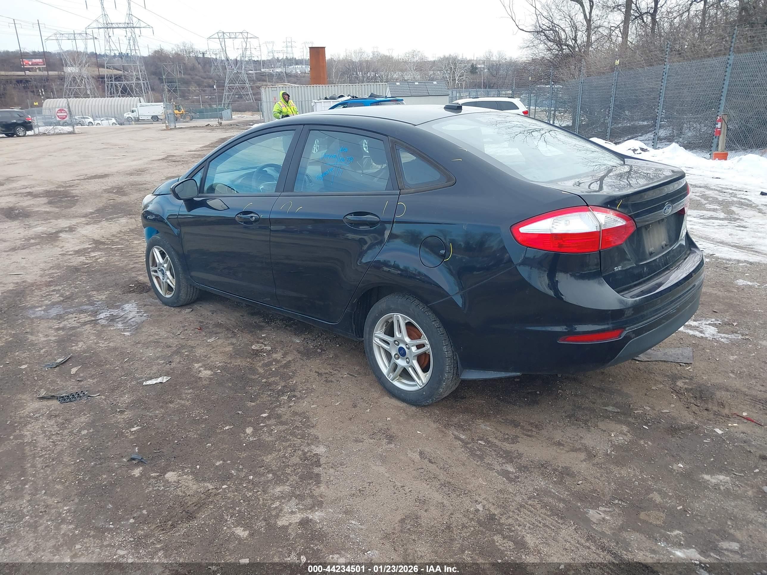 FORD FIESTA image 3