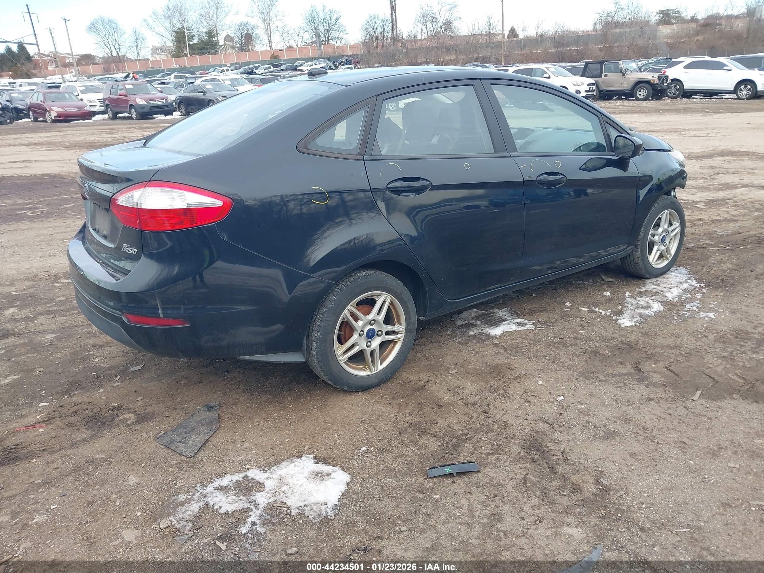 FORD FIESTA image 4