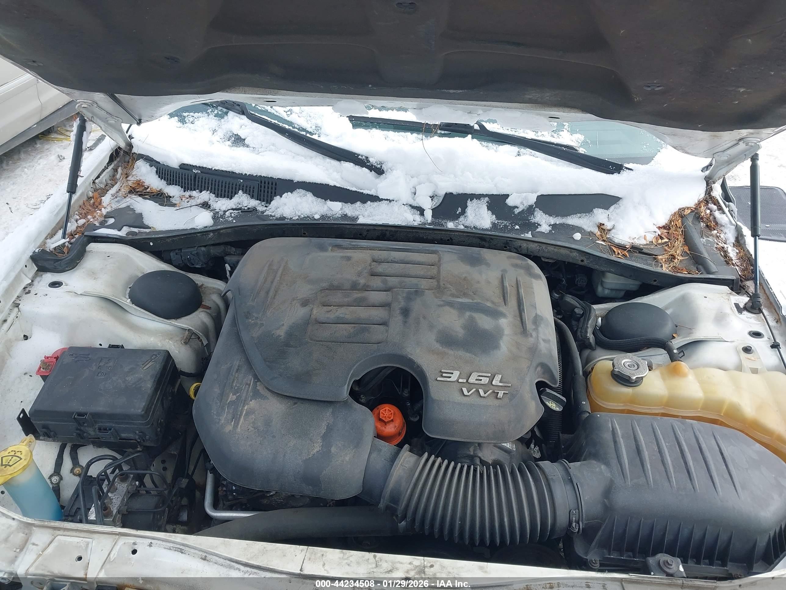 CHRYSLER 300 image 10