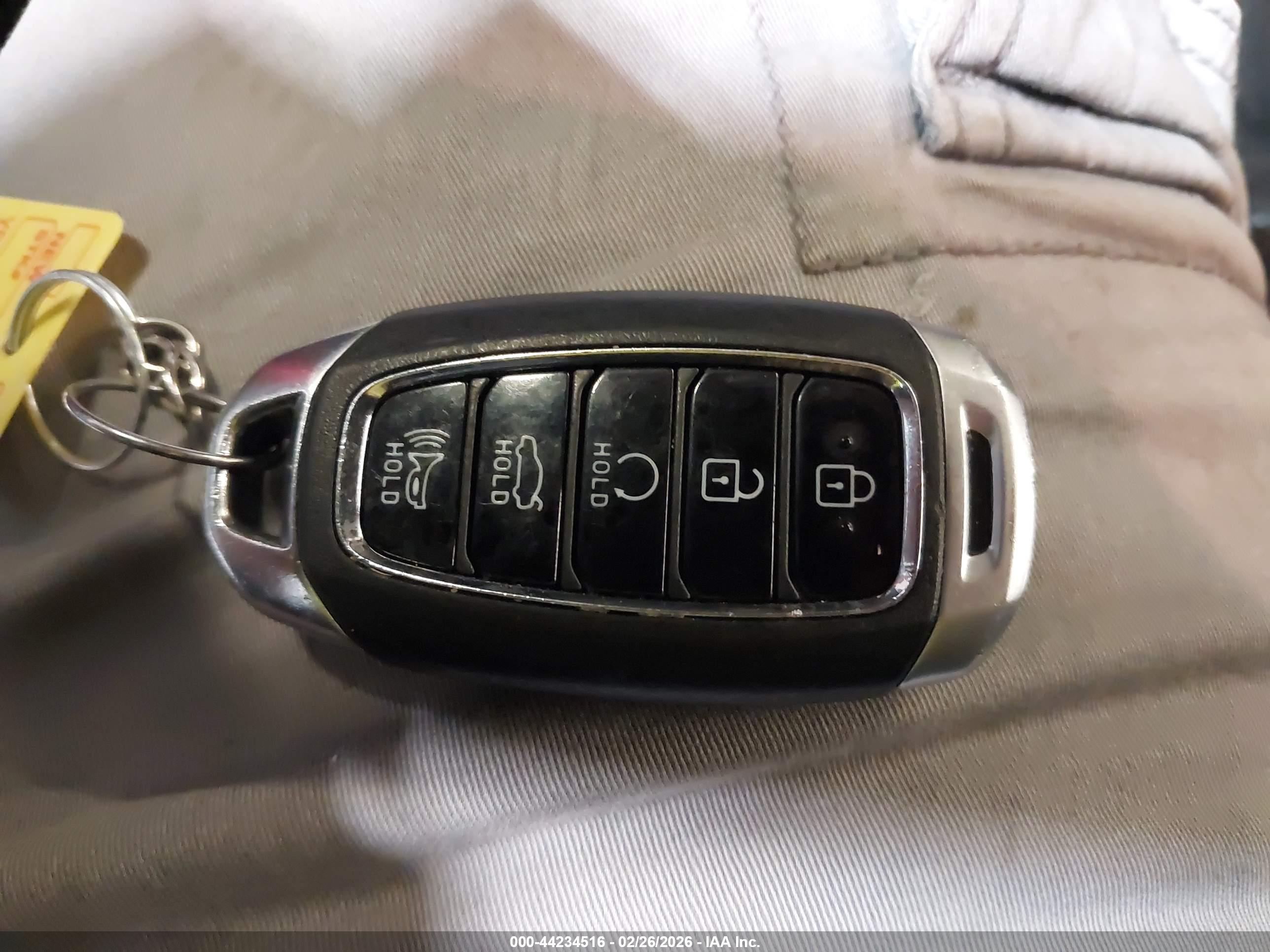 HYUNDAI ELANTRA image 11