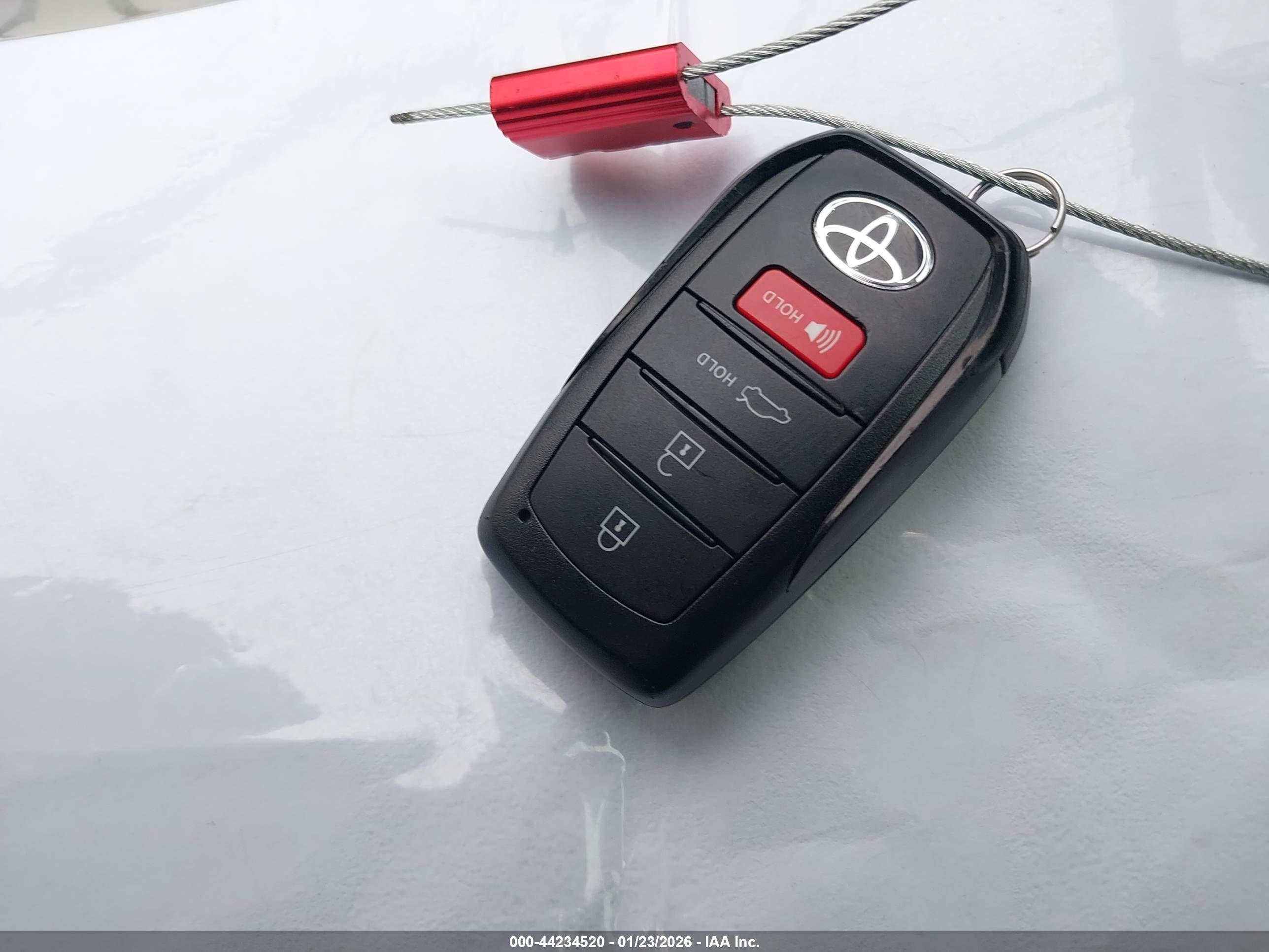 TOYOTA CAMRY image 11
