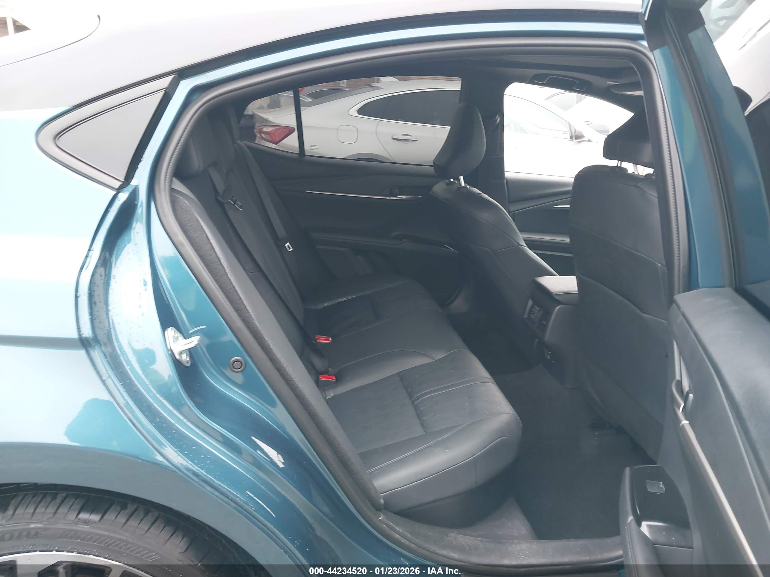 TOYOTA CAMRY image 8