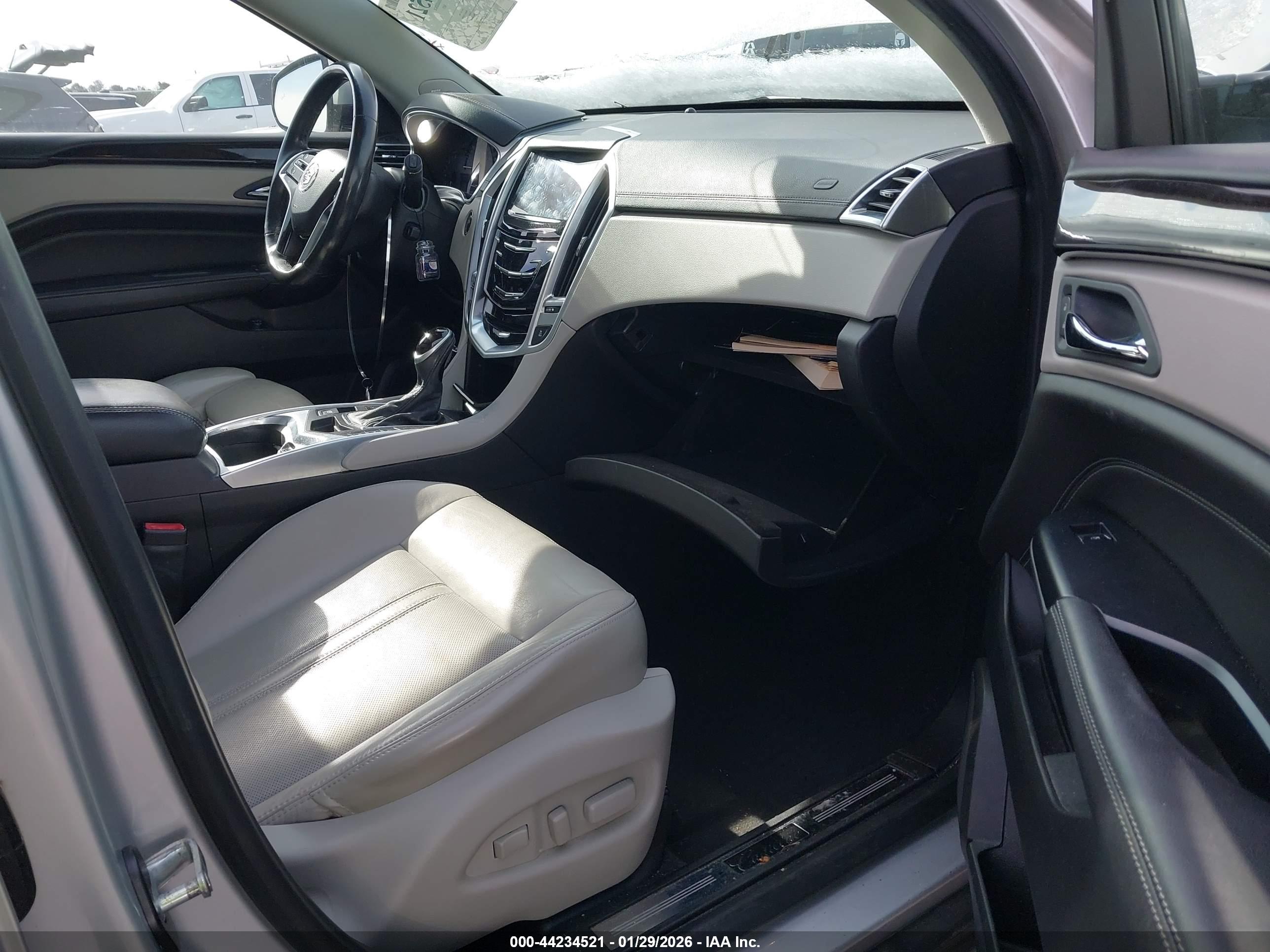 CADILLAC SRX image 5