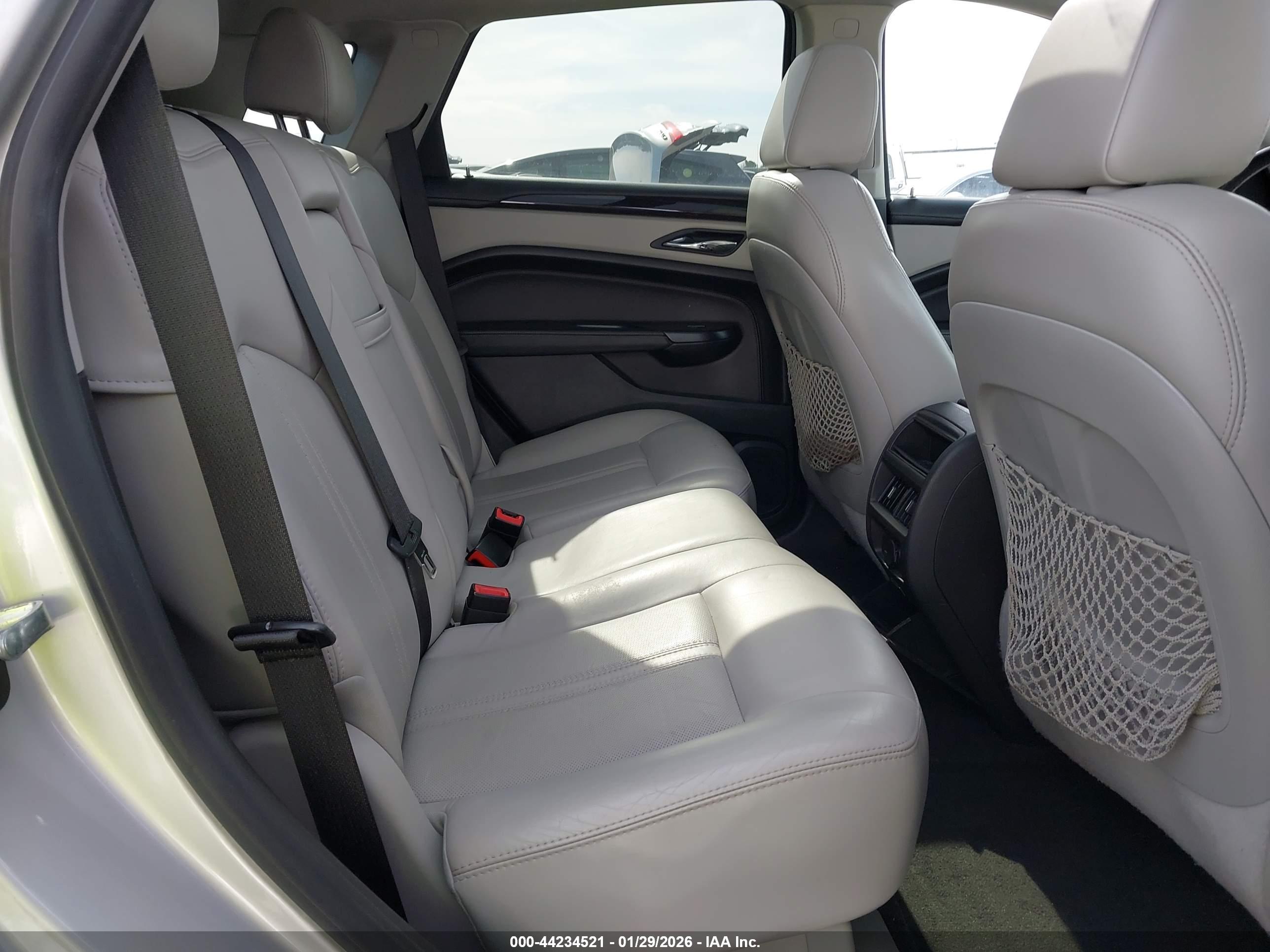 CADILLAC SRX image 8