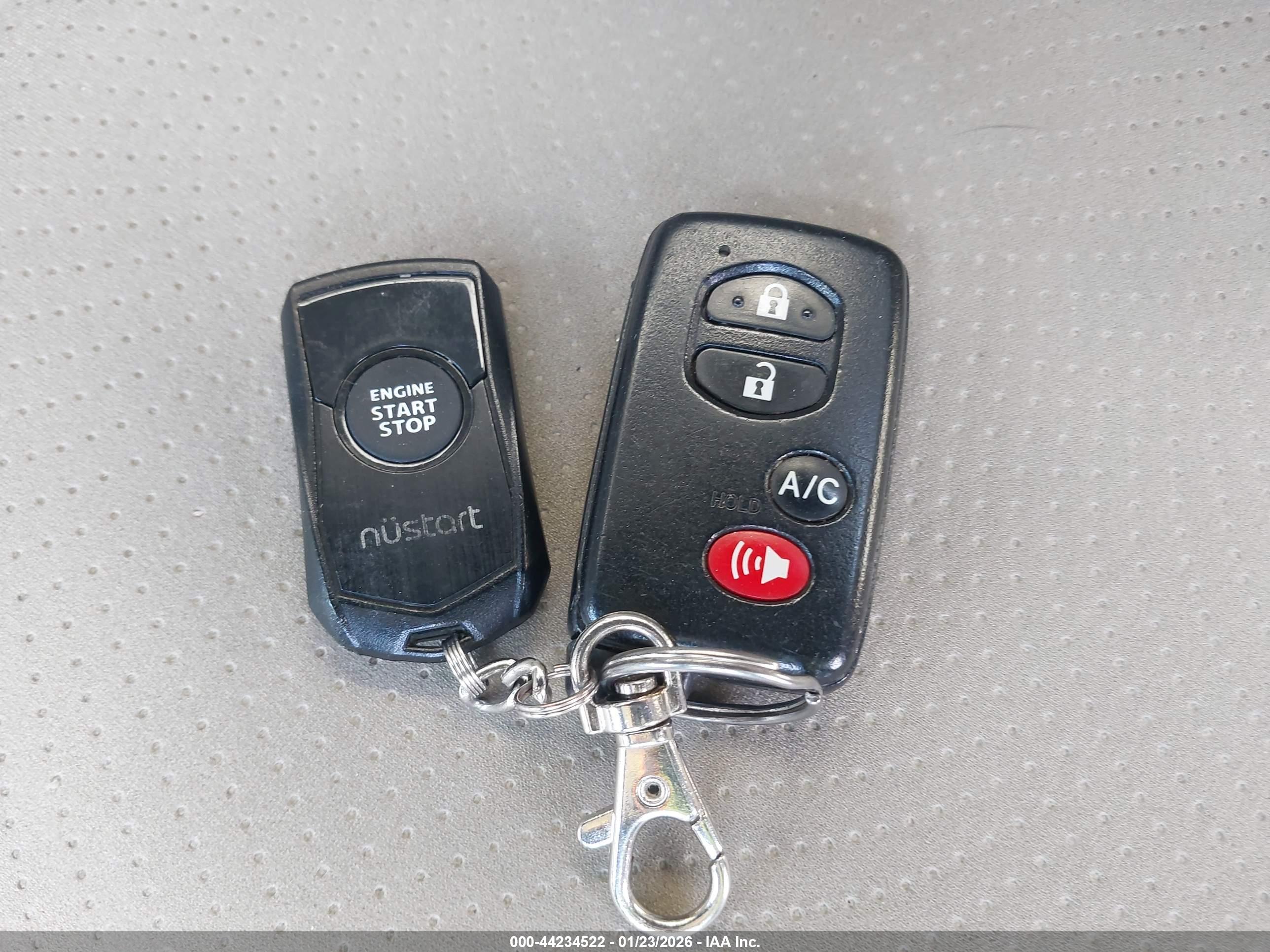 TOYOTA PRIUS image 11