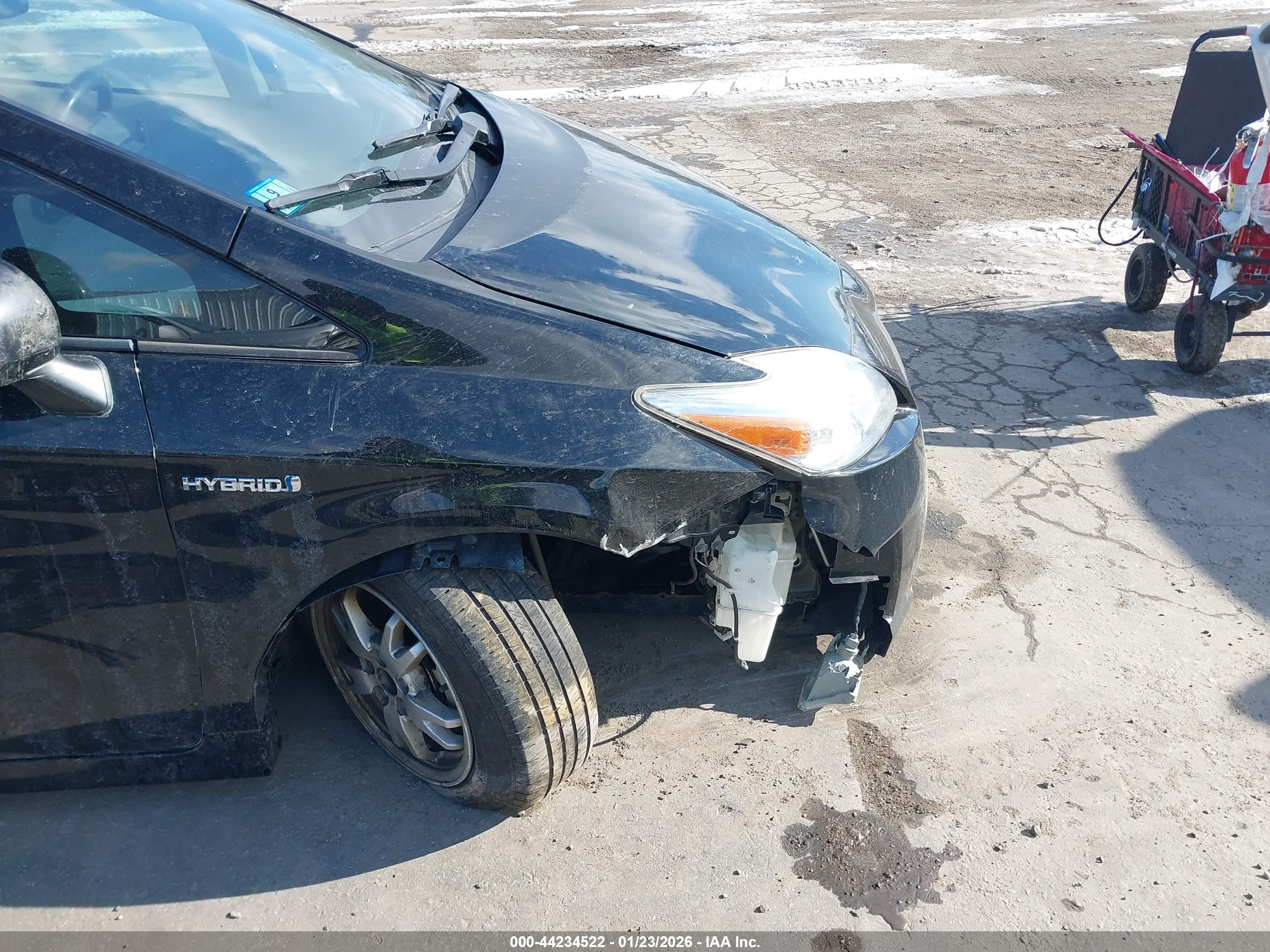 TOYOTA PRIUS image 6