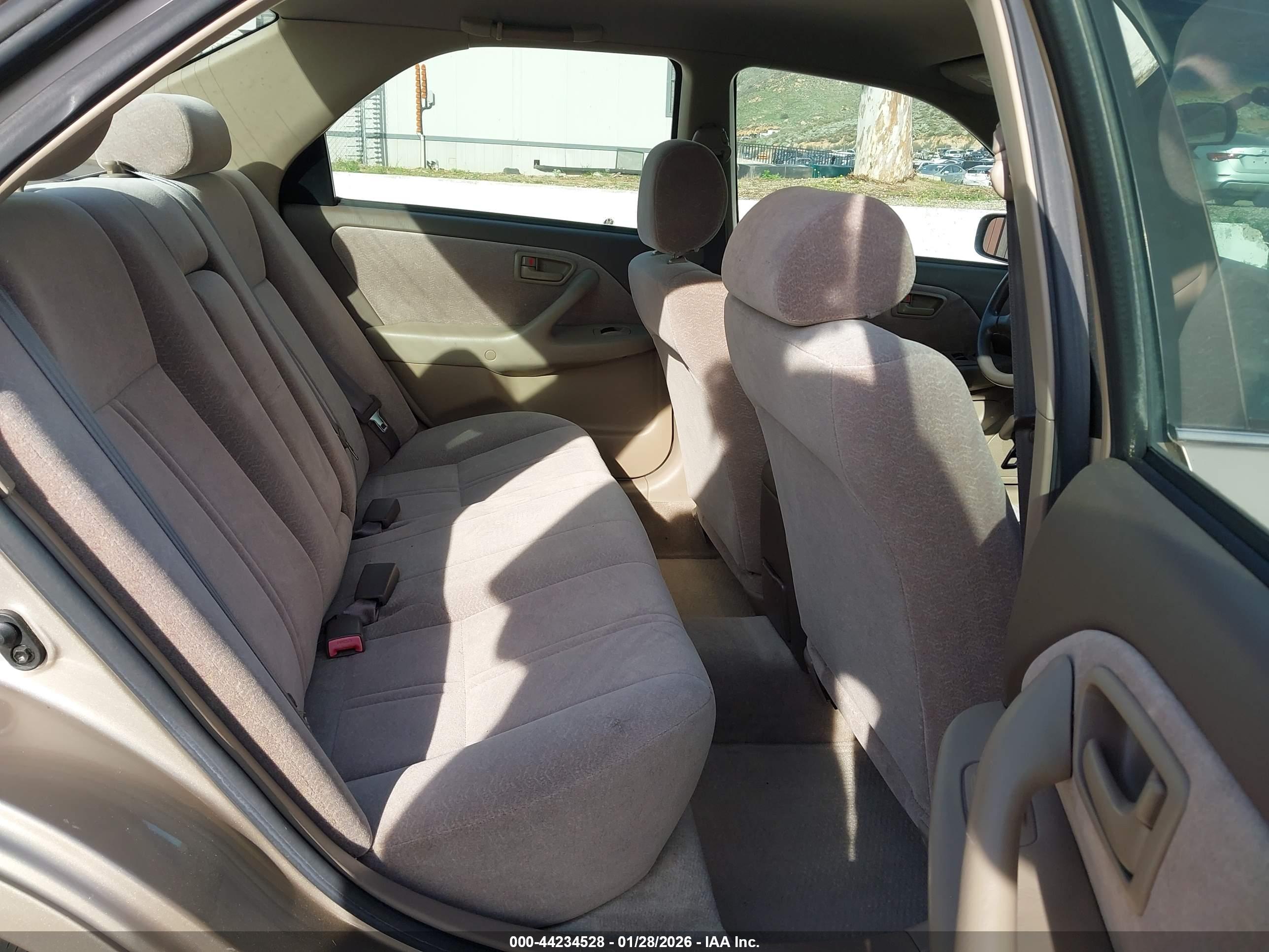 TOYOTA CAMRY image 8