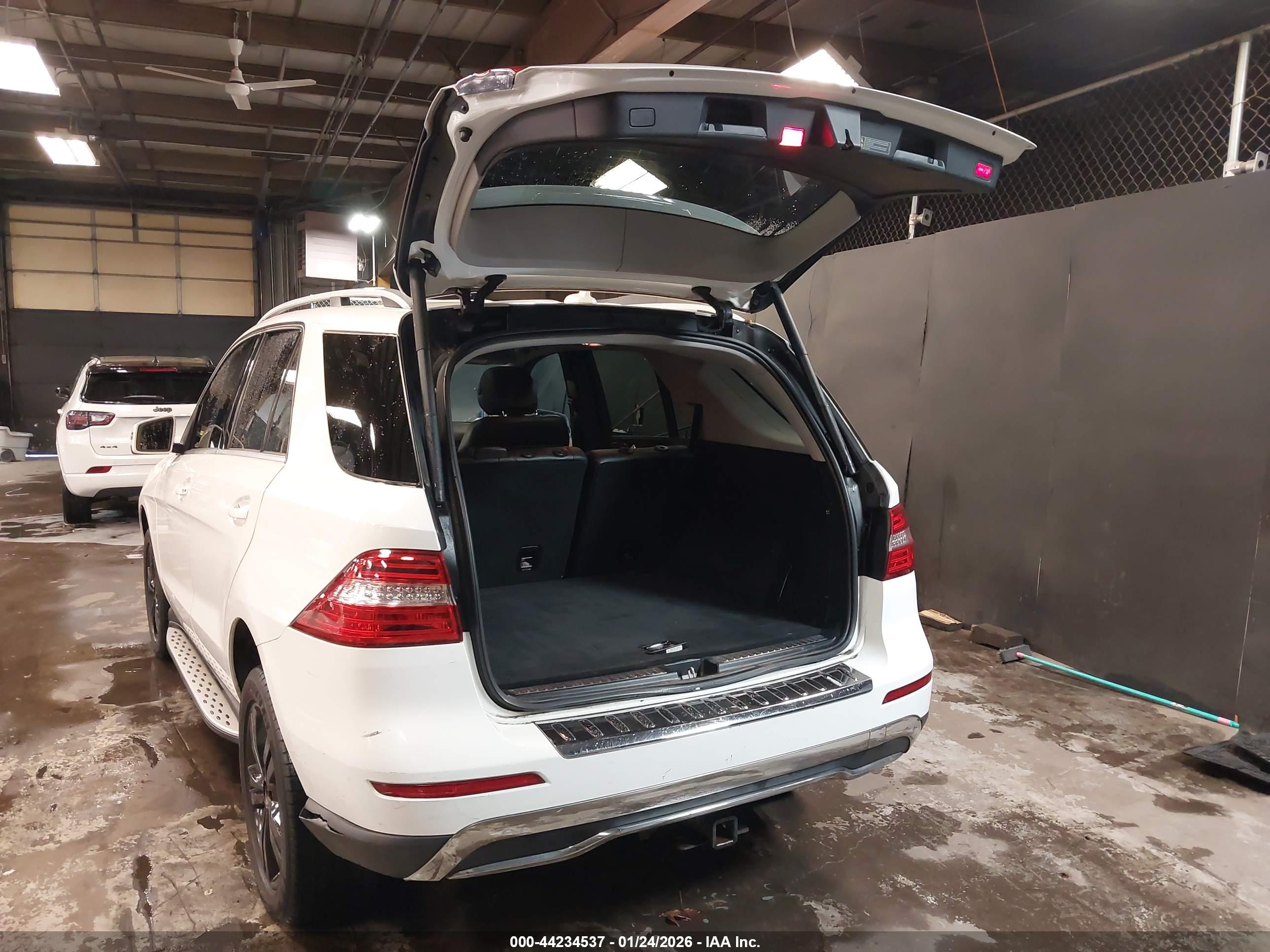 MERCEDES-BENZ ML image 3