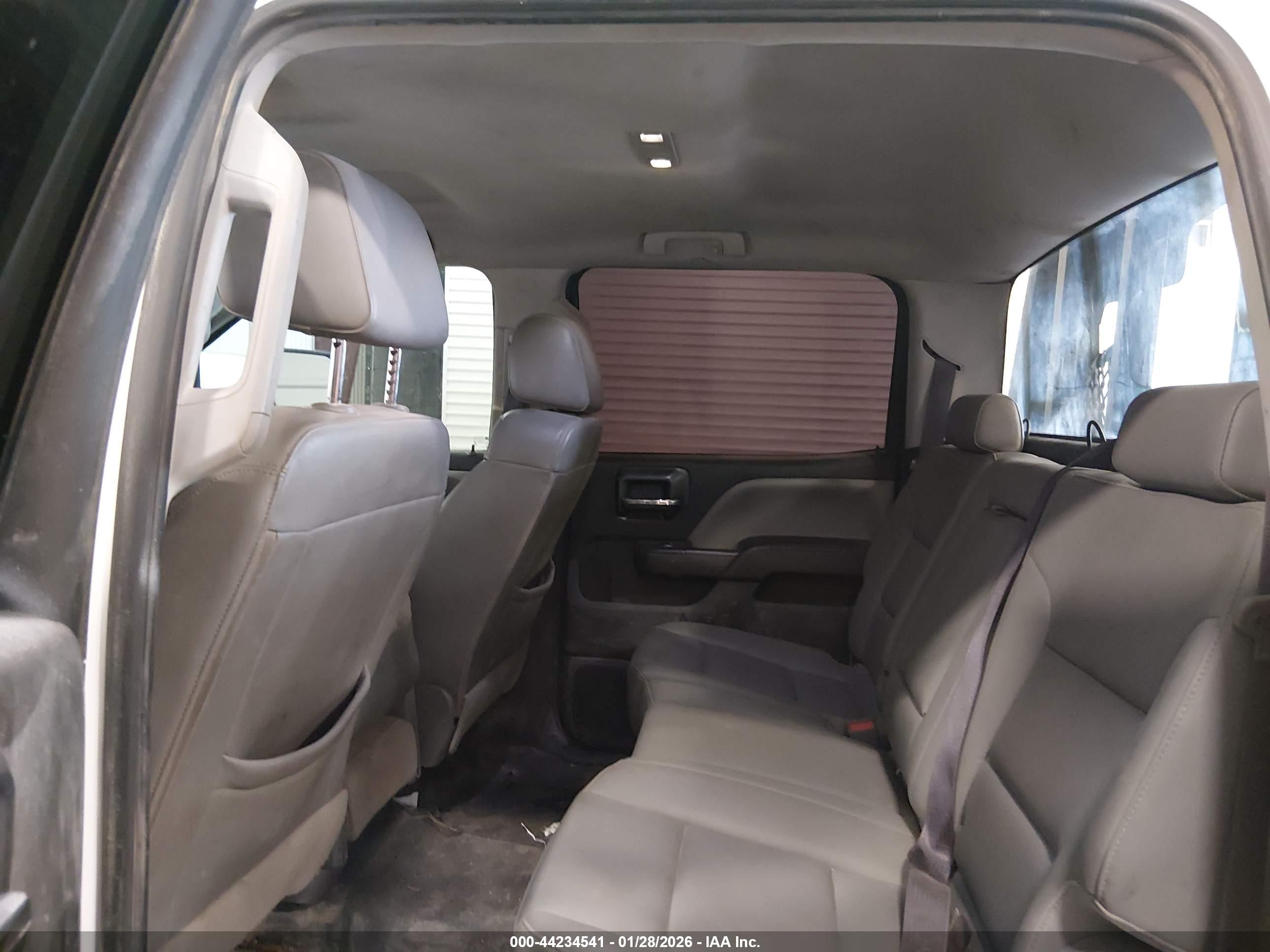 CHEVROLET SILVERADO image 7