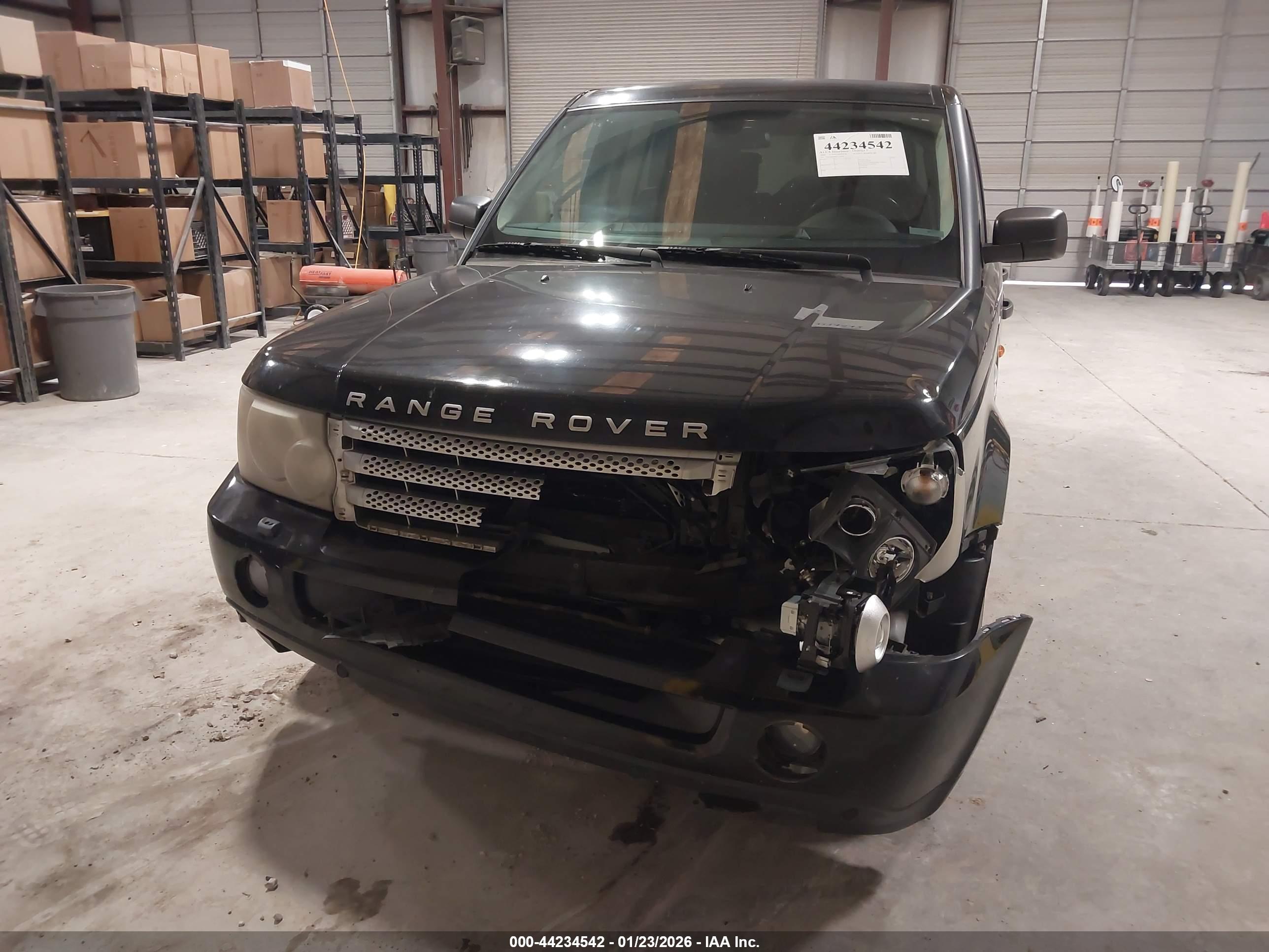 LAND ROVER image 6