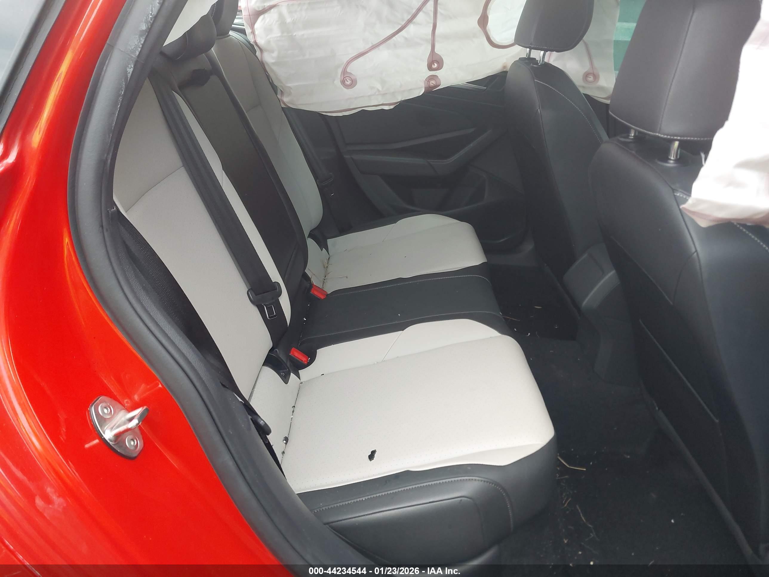 VOLKSWAGEN JETTA image 8