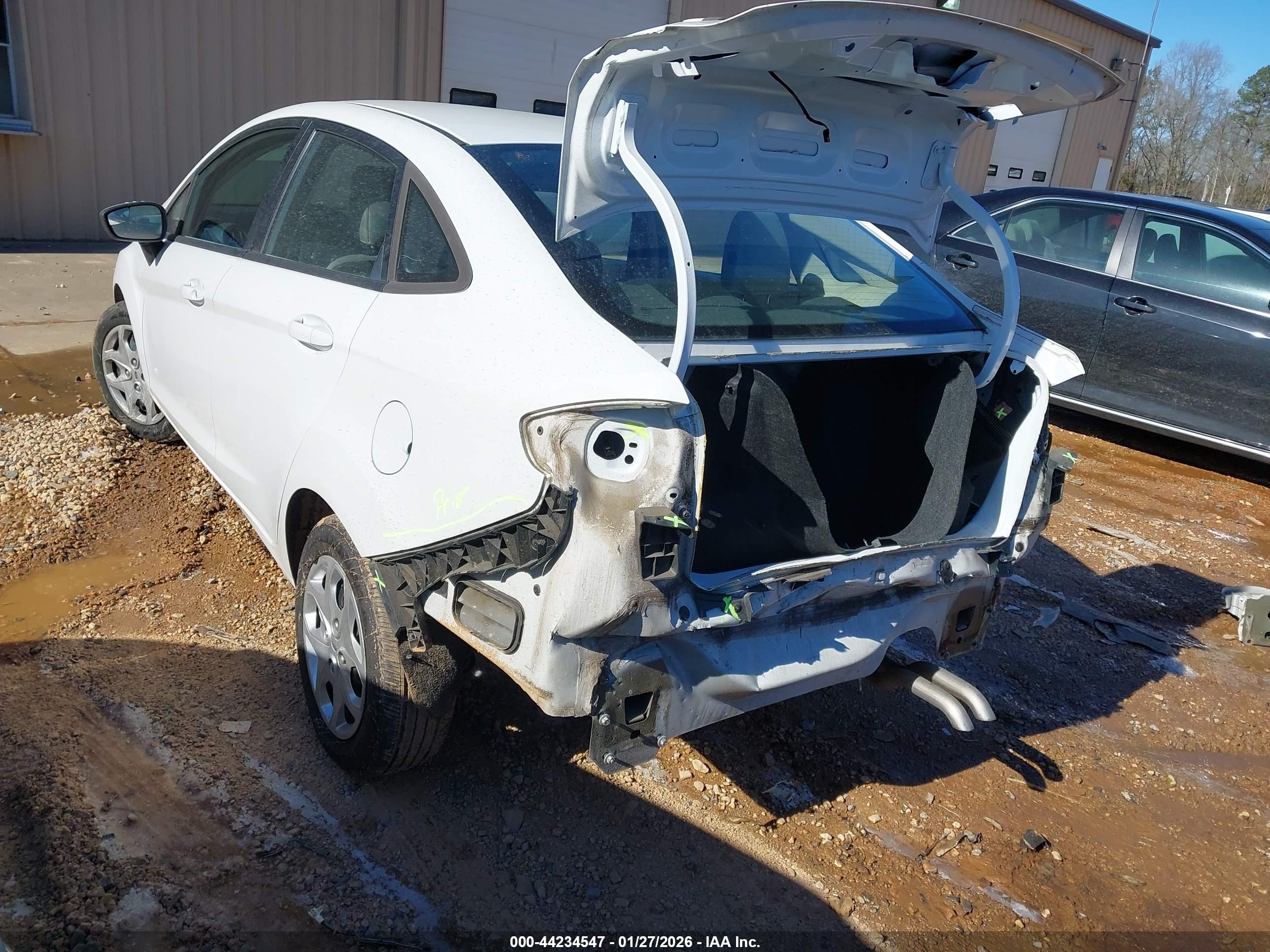 FORD FIESTA image 3