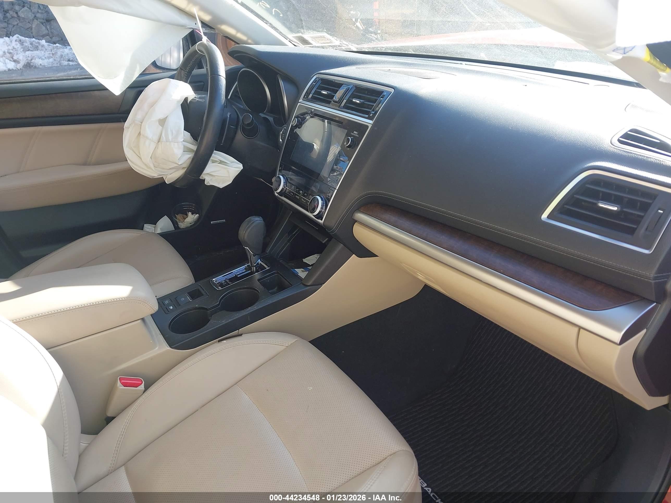 SUBARU OUTBACK image 5