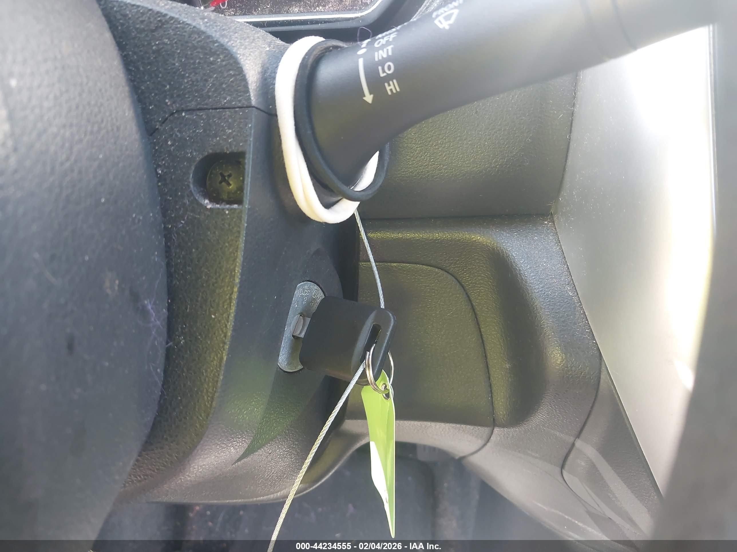 NISSAN VERSA image 11