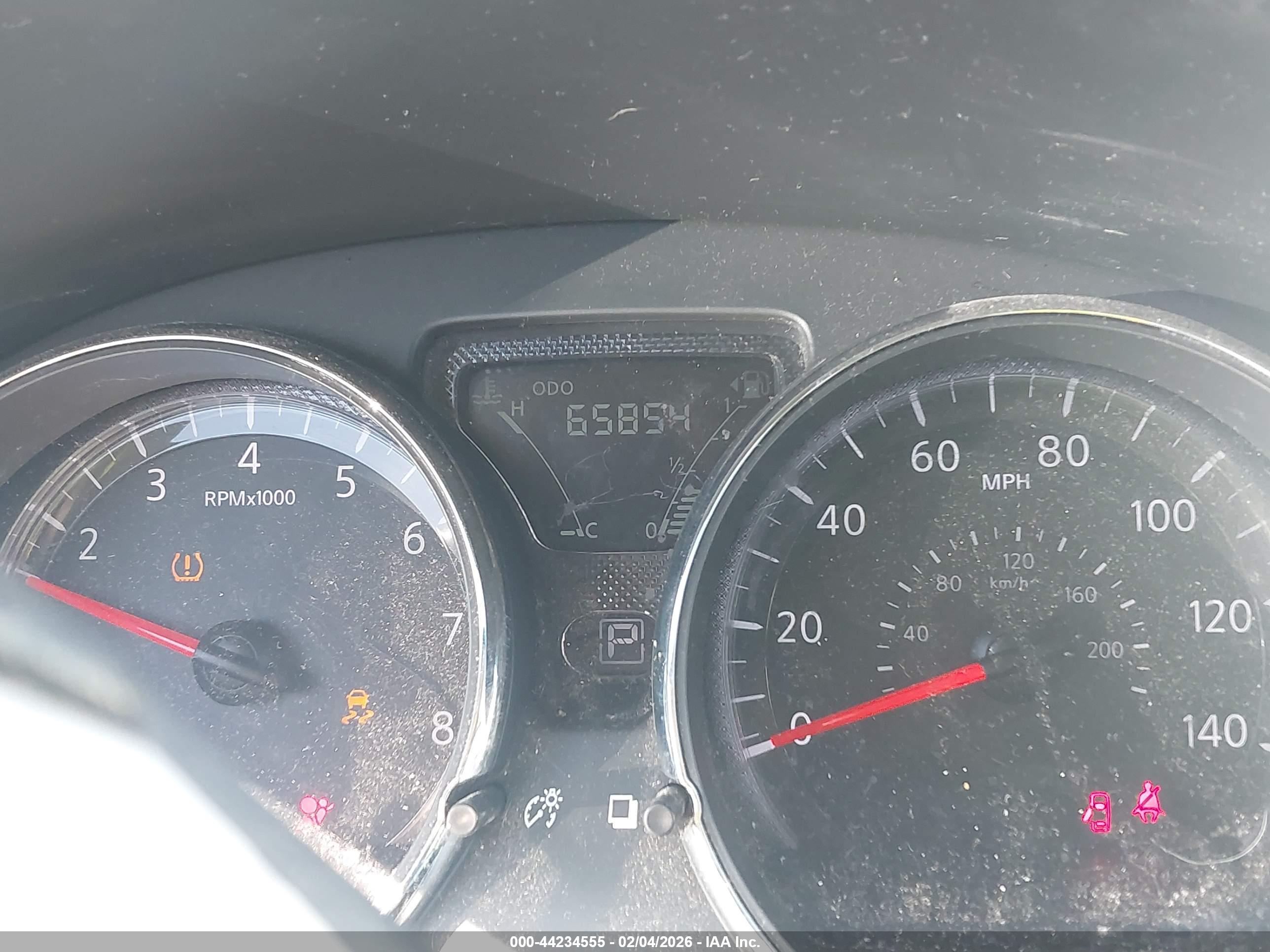 NISSAN VERSA image 7