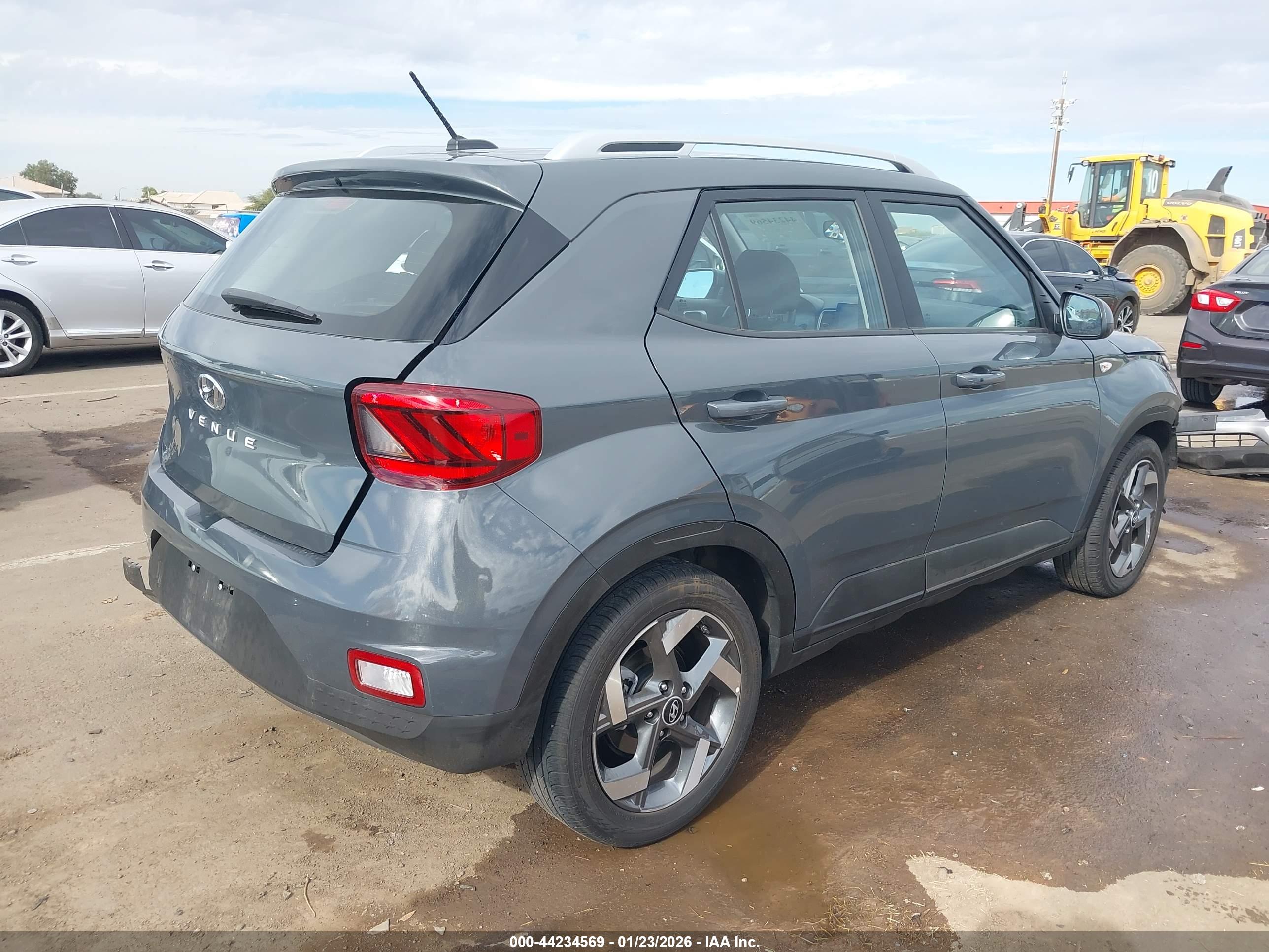 HYUNDAI VENUE image 4
